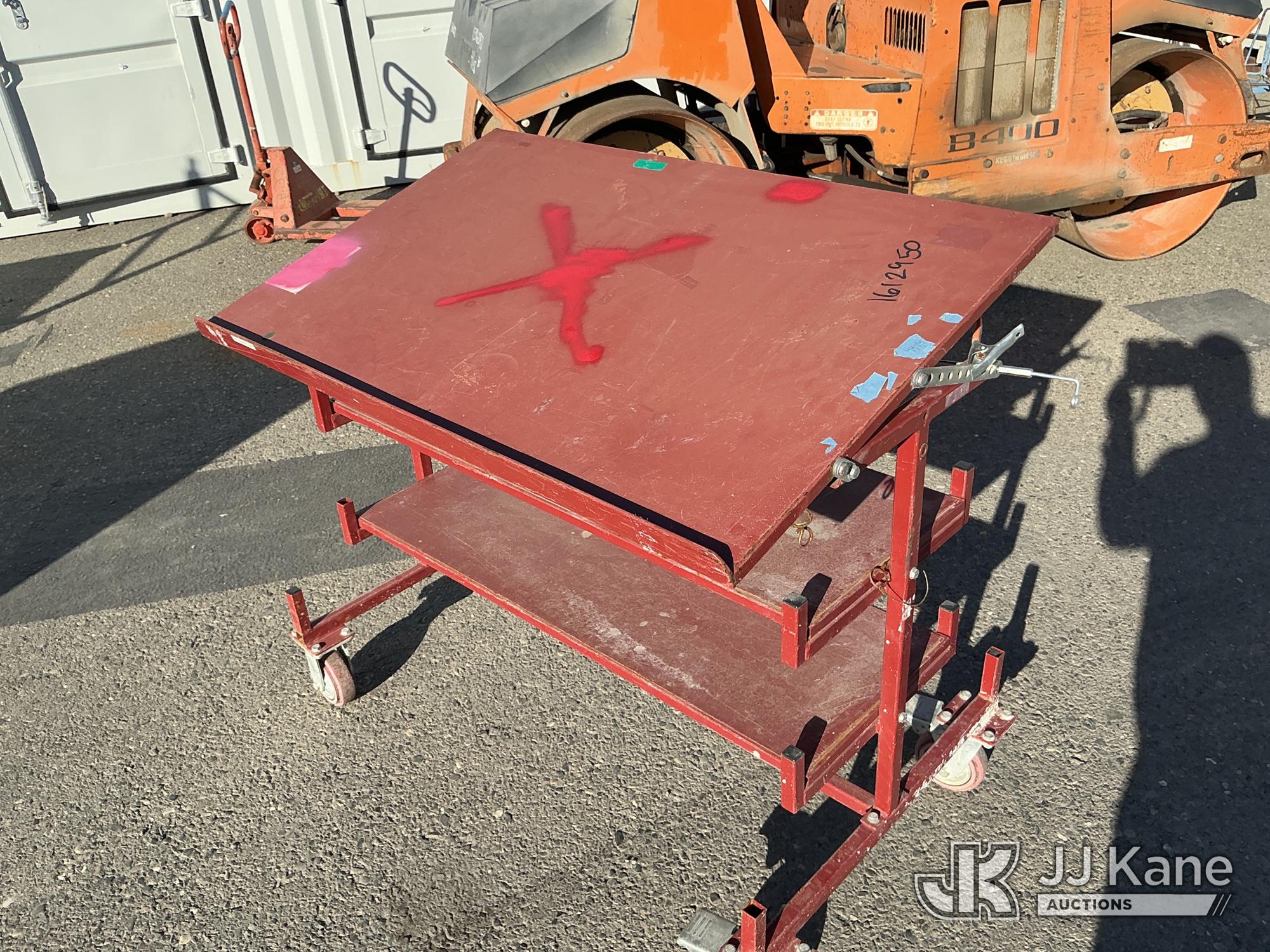 Mobile Workstation (Used) NOTE: This unit is being sold AS IS/WHERE IS via Timed Auction and is located in Dixon