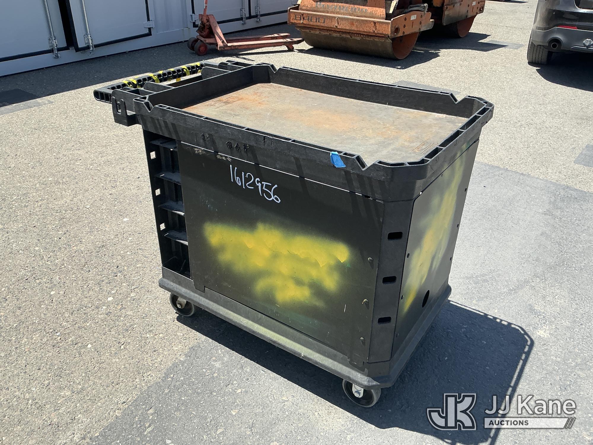 Rolling Cart (Used ) NOTE: This unit is being sold AS IS/WHERE IS via Timed Auction and is located in Dixon