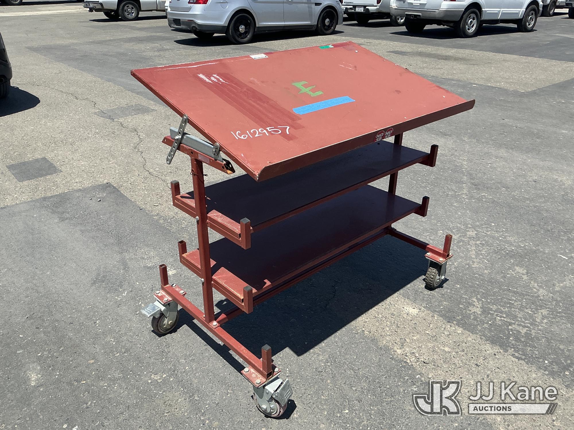 Mobile Workstation (Used ) NOTE: This unit is being sold AS IS/WHERE IS via Timed Auction and is located in Dixon