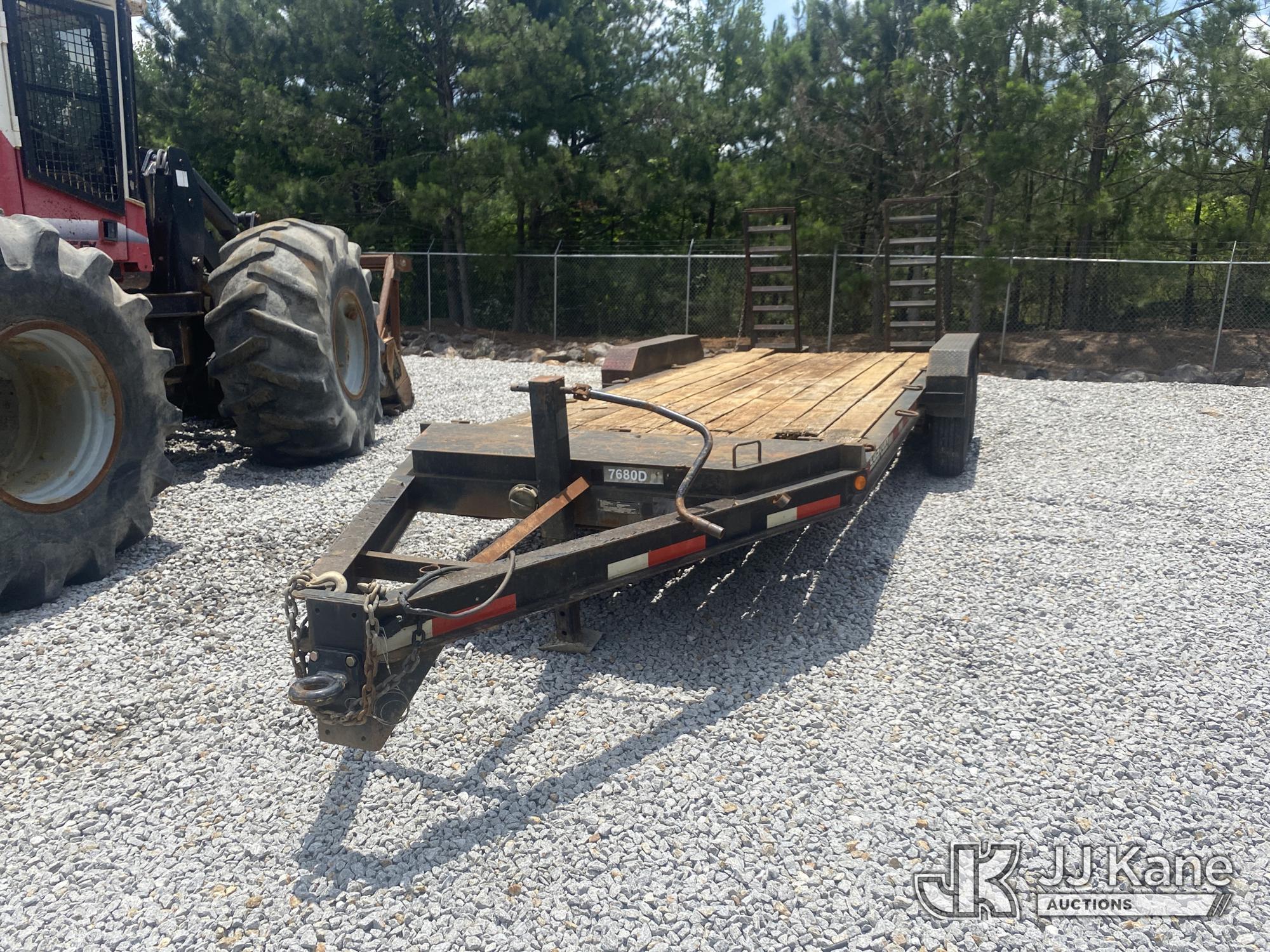 Photo of a 2016 Lucon 5T202BW