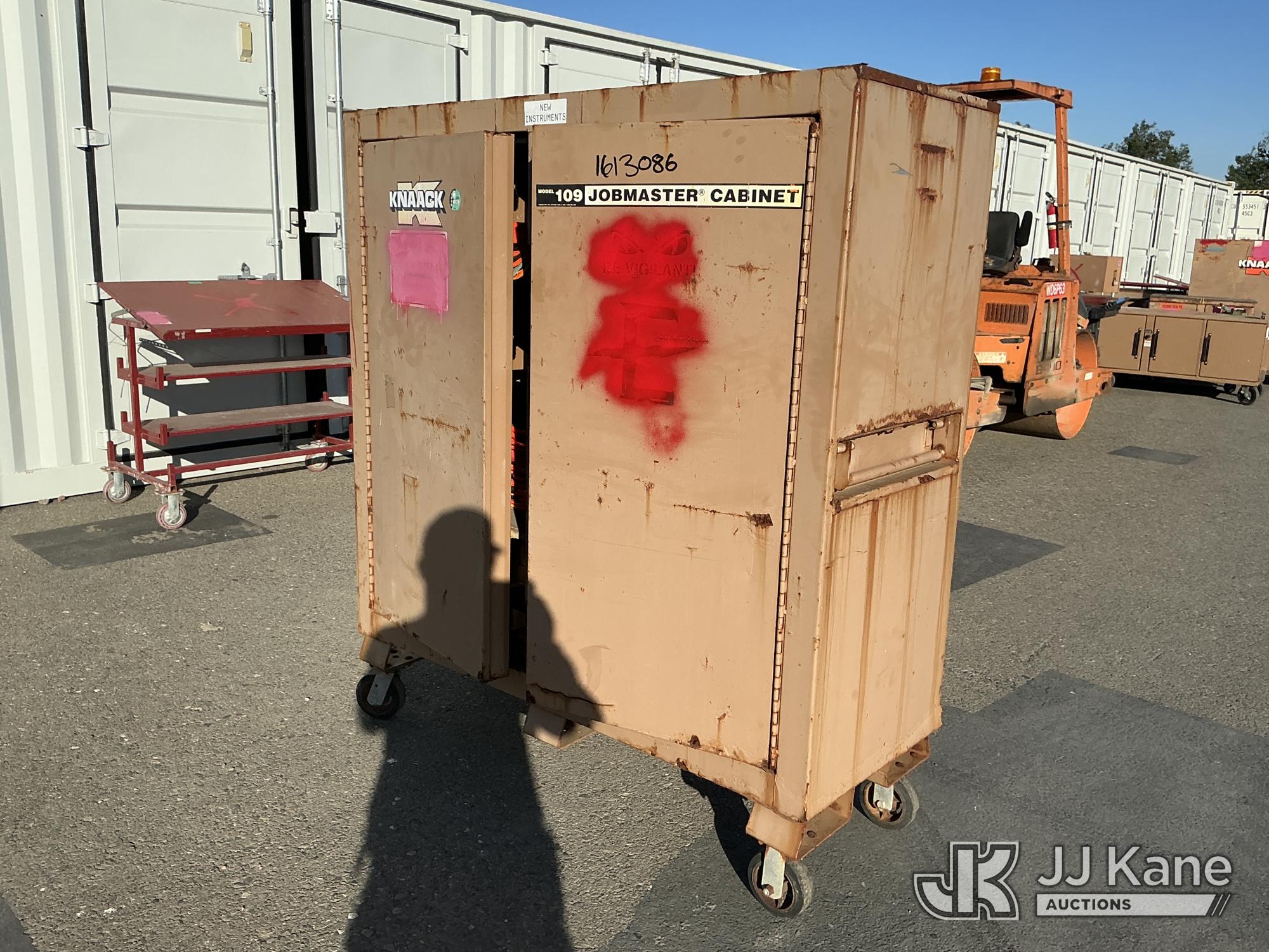 Tool Box (Used) NOTE: This unit is being sold AS IS/WHERE IS via Timed Auction and is located in Dixon