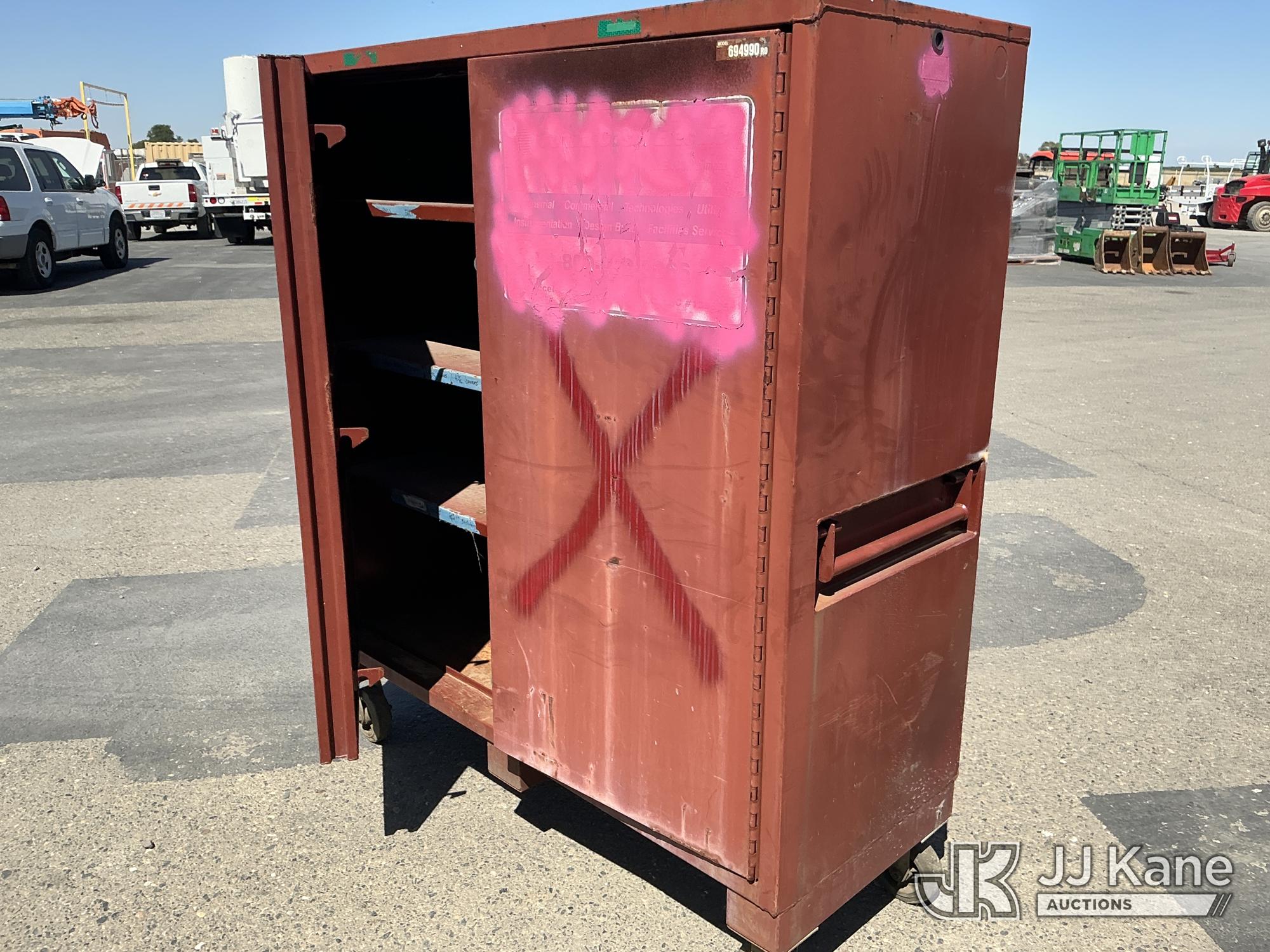 Tool Box (Used) NOTE: This unit is being sold AS IS/WHERE IS via Timed Auction and is located in Dixon