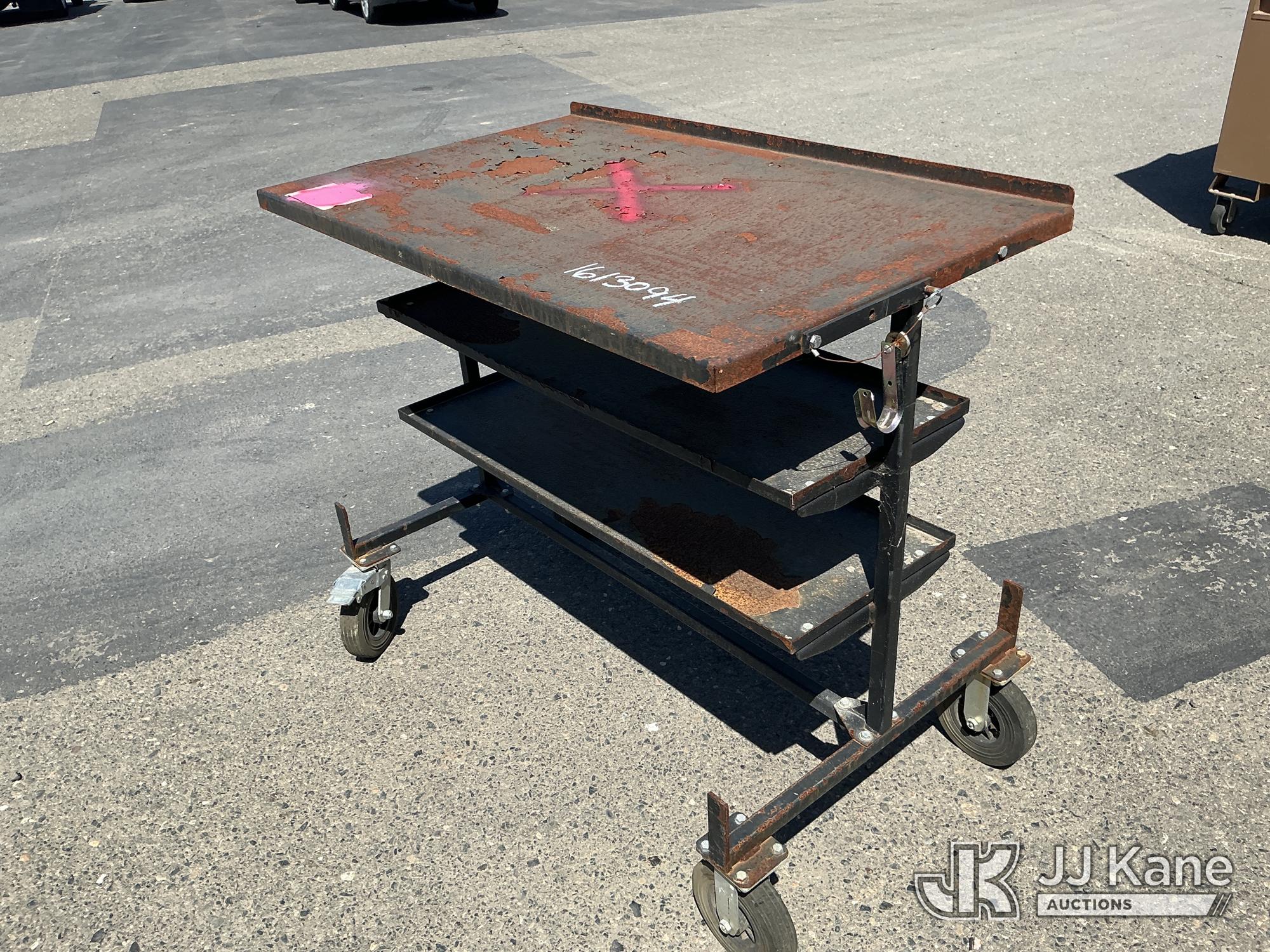 Mobile Workstation (Used) NOTE: This unit is being sold AS IS/WHERE IS via Timed Auction and is located in Dixon