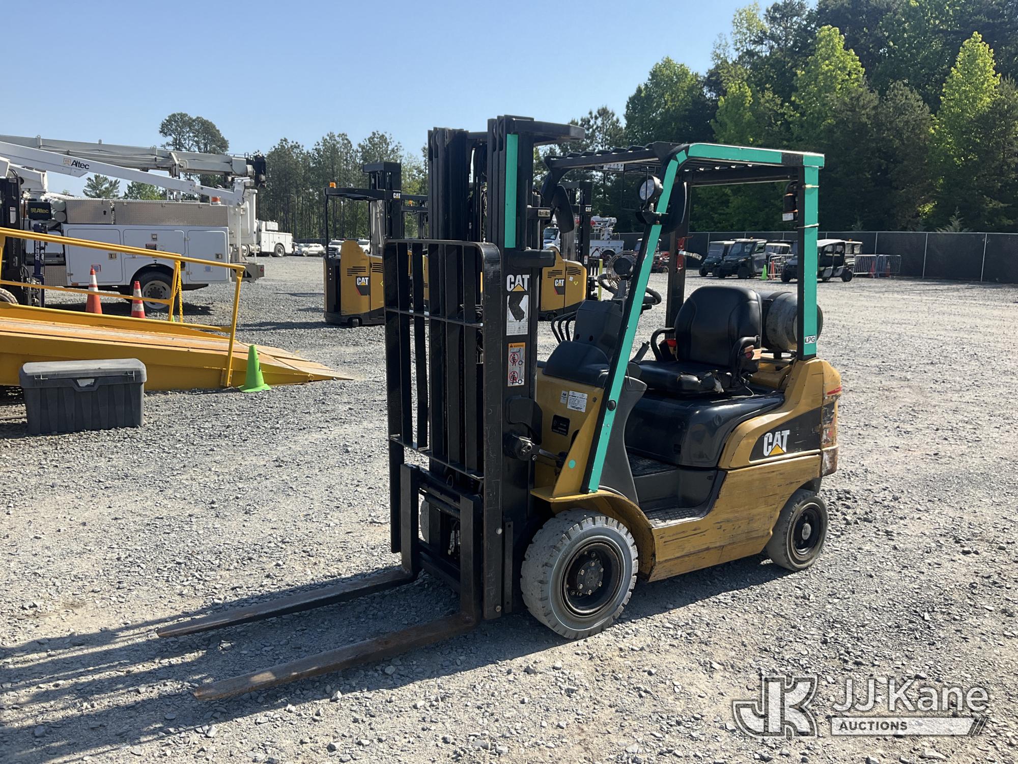 Photo of a  Caterpillar P3000-LP