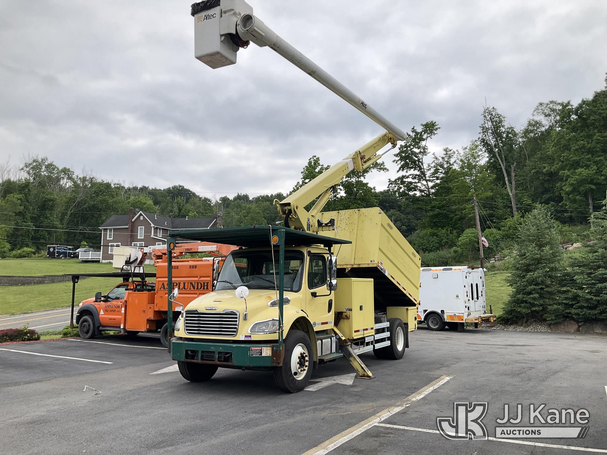 Photo of a 2015 Freightliner M2 106