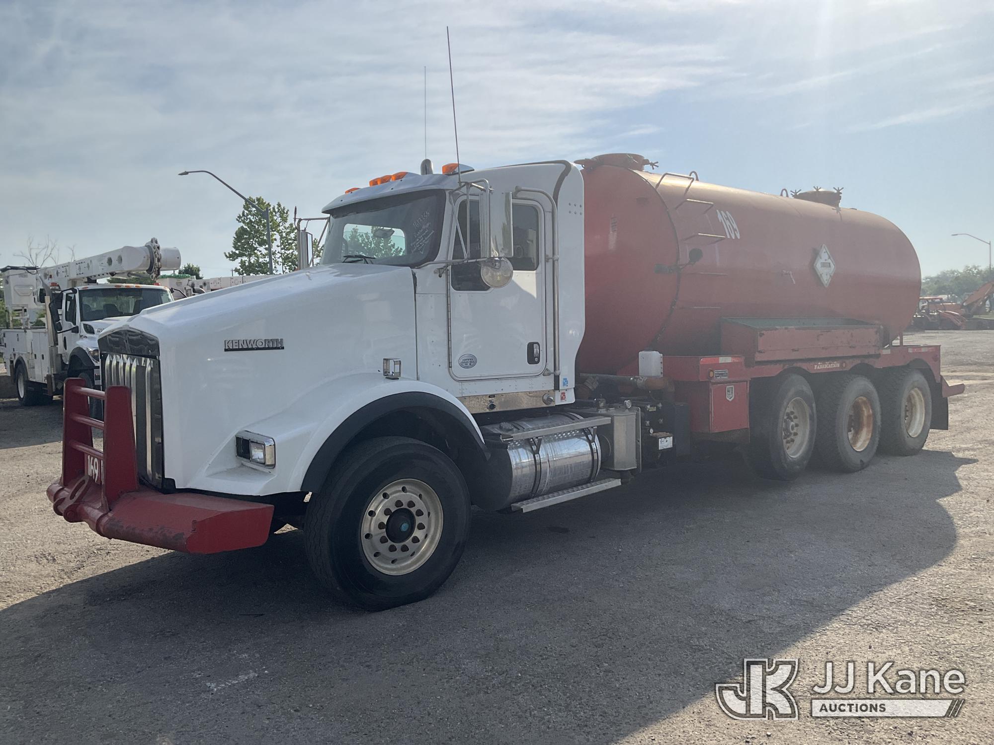 Photo of a 2012 Kenworth T800