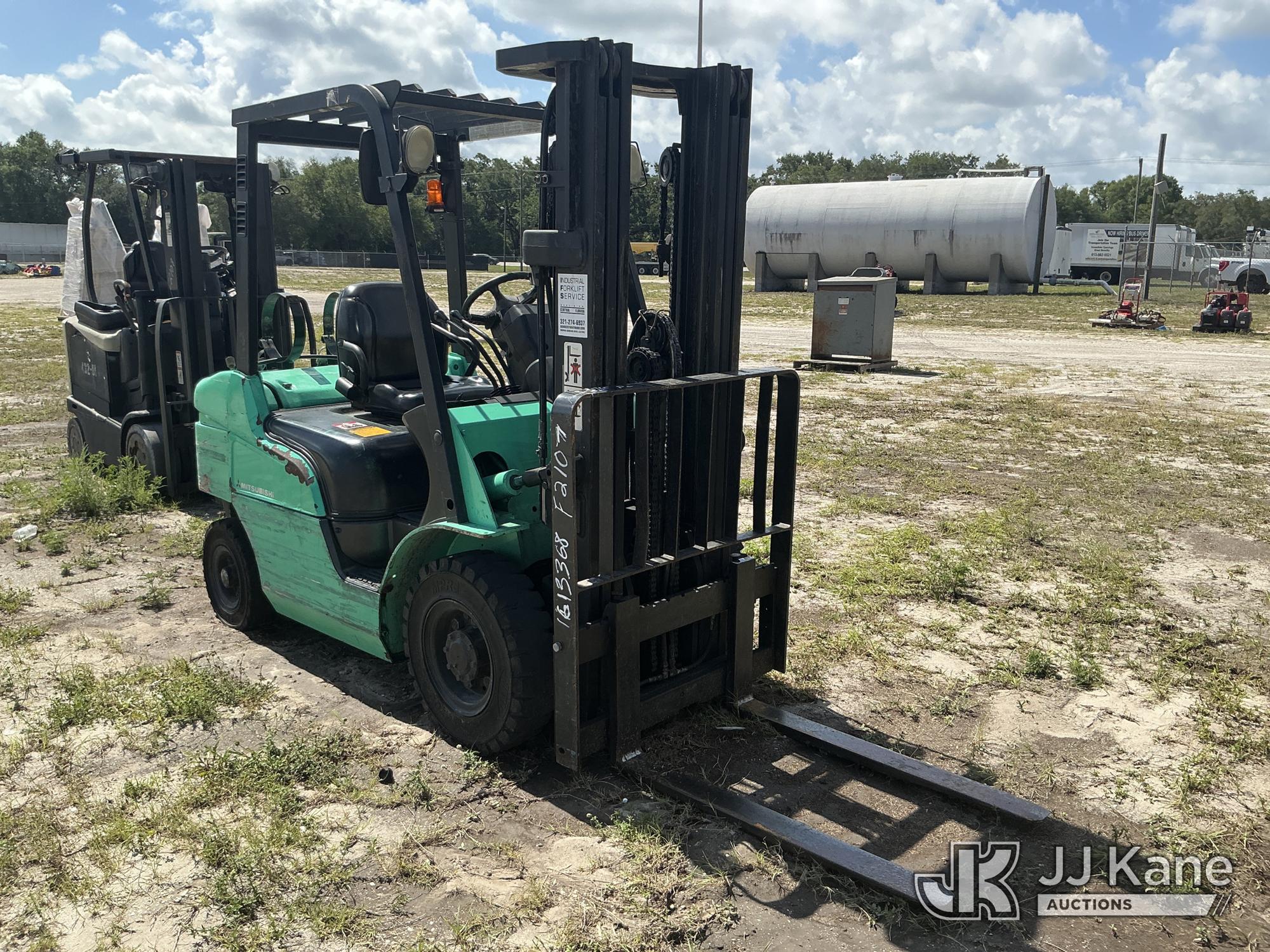 Photo of a 2012 Mitsubishi FG25N