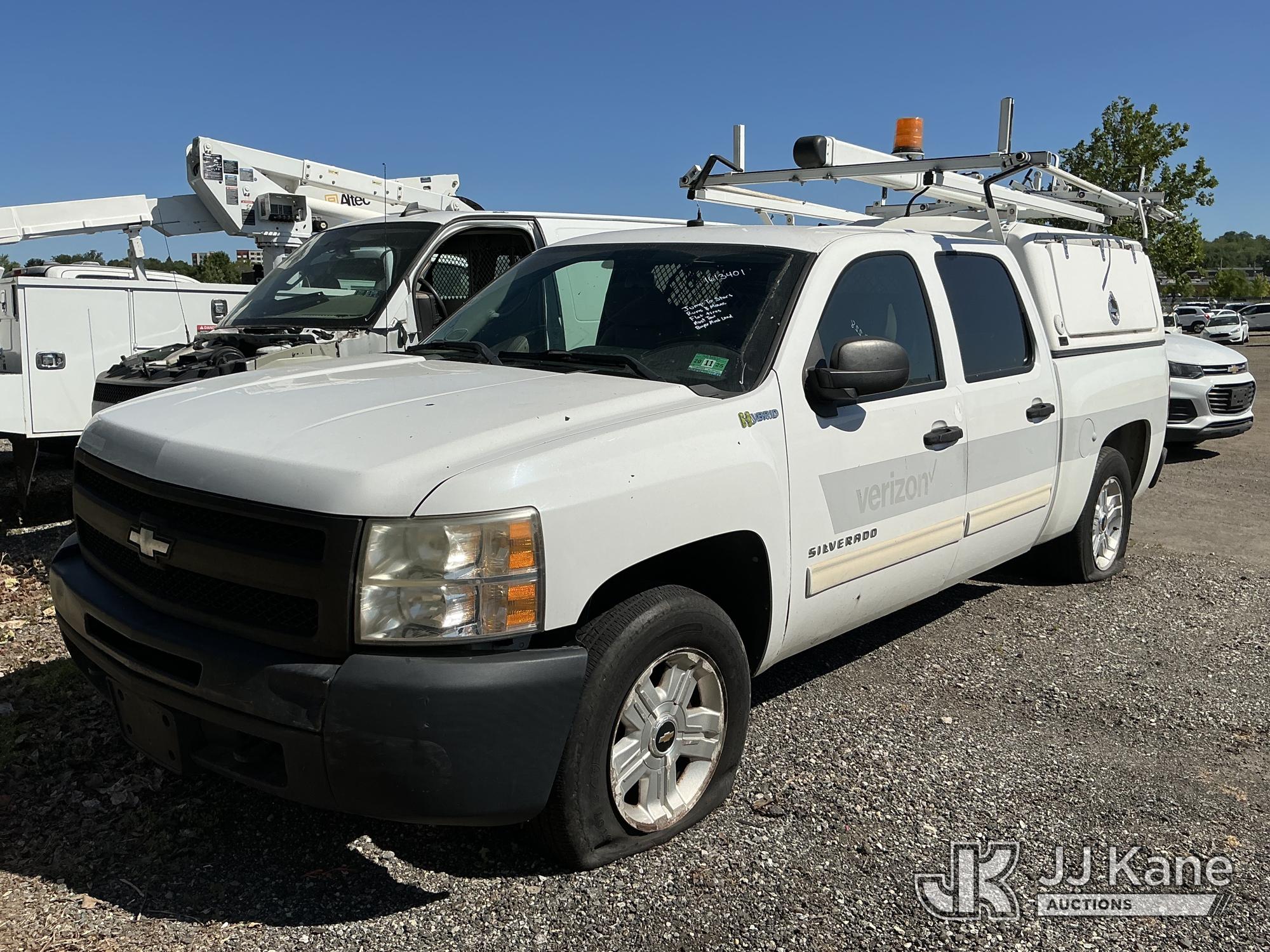Photo of a 2010 Chevrolet Silverado 1500 2WD Hybrid
