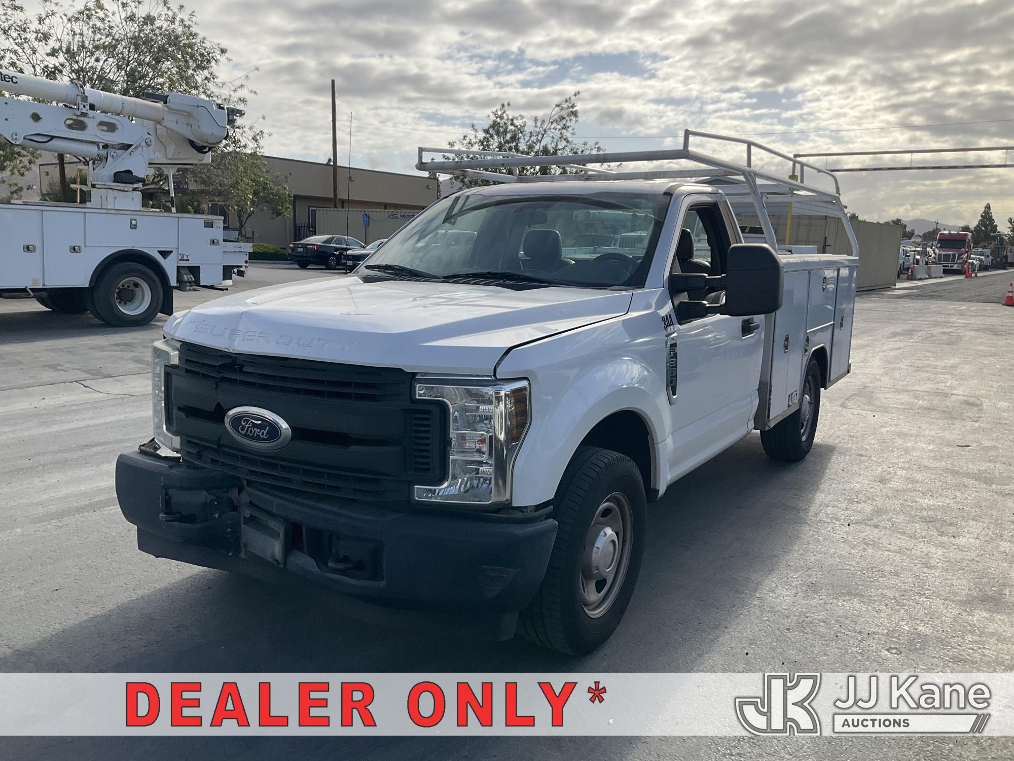 Photo of a 2018 Ford F-350 SD