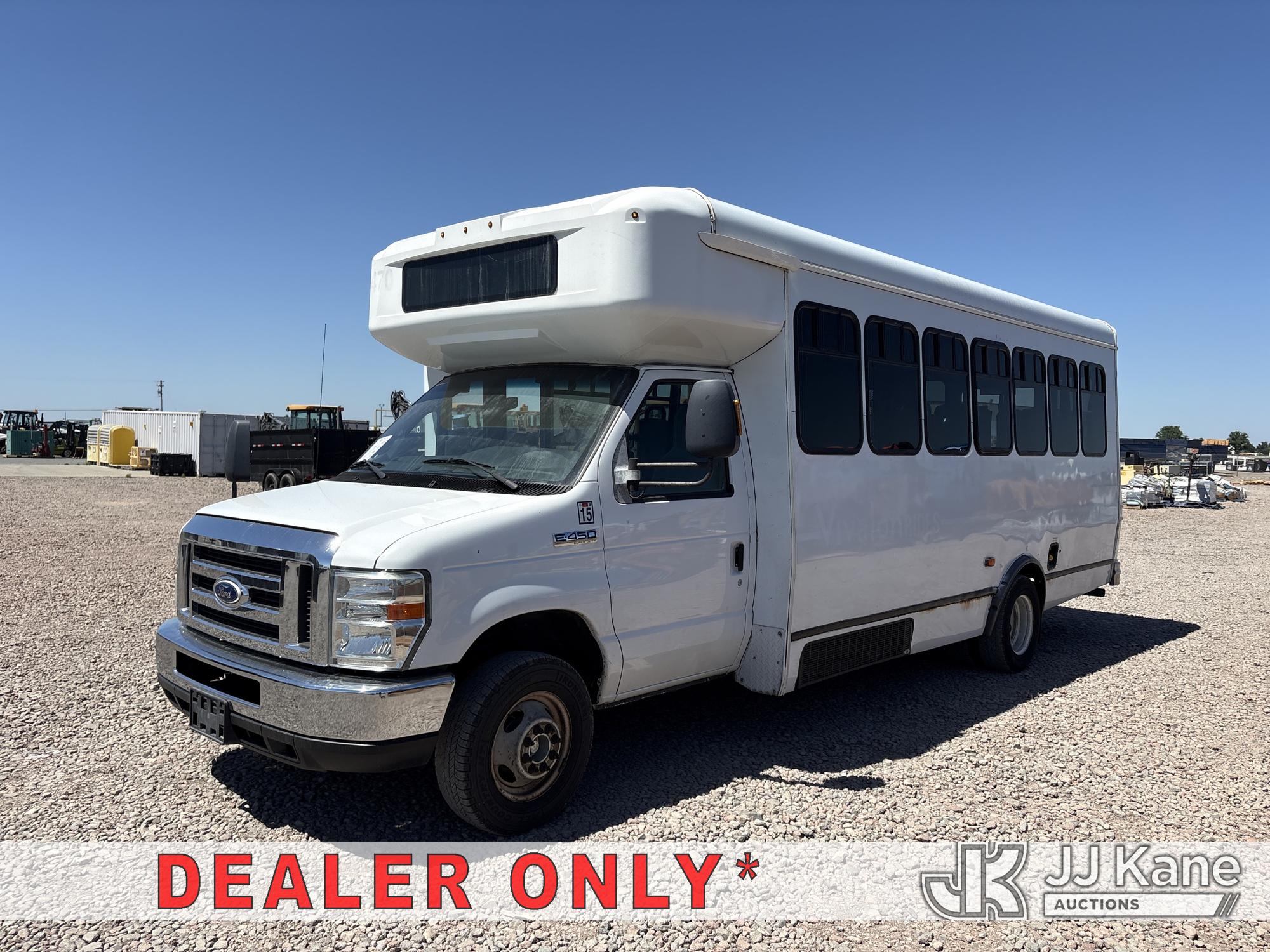 Photo of a 2016 Ford Econoline E-450