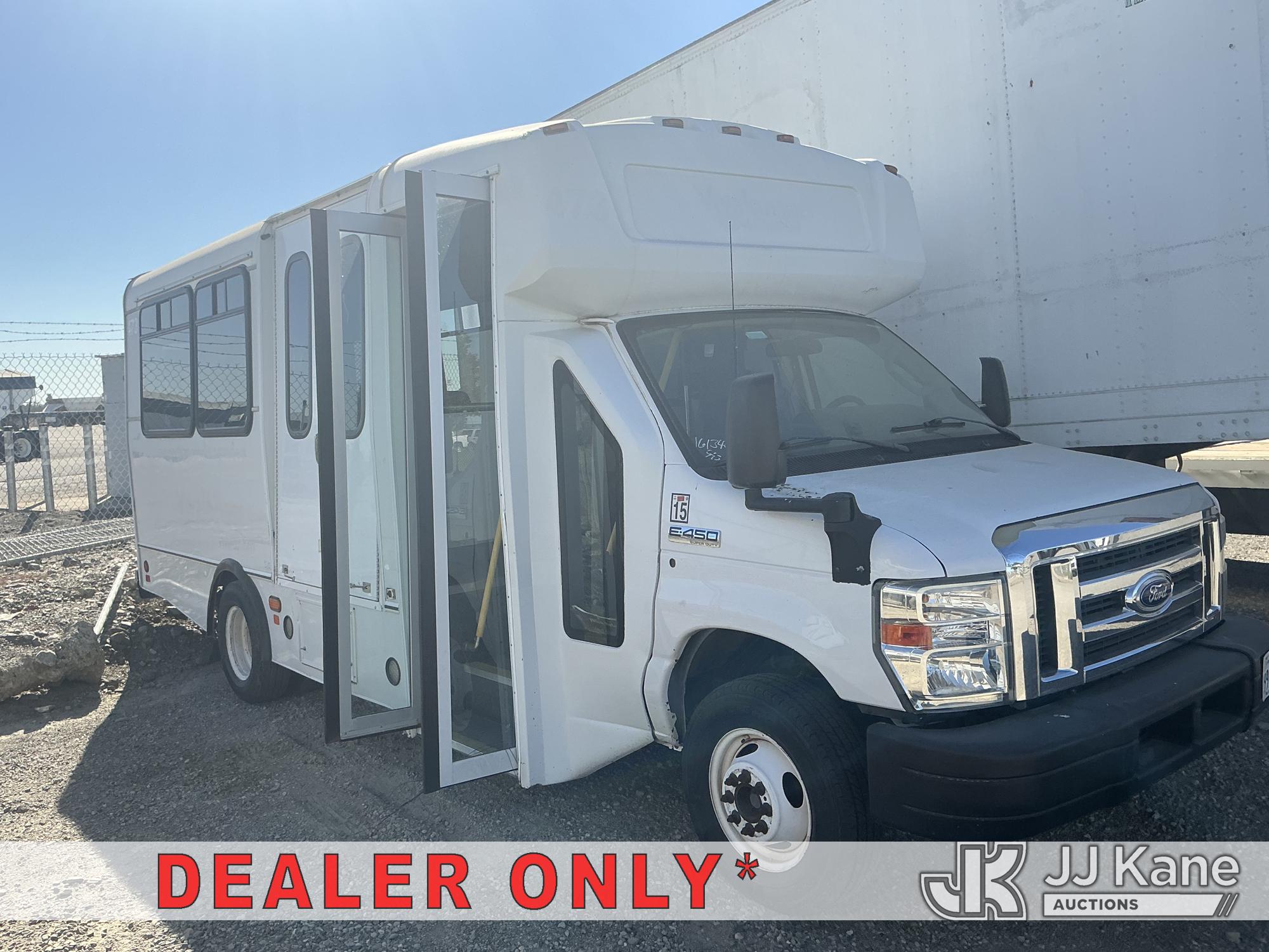 Photo of a 2016 Ford Econoline