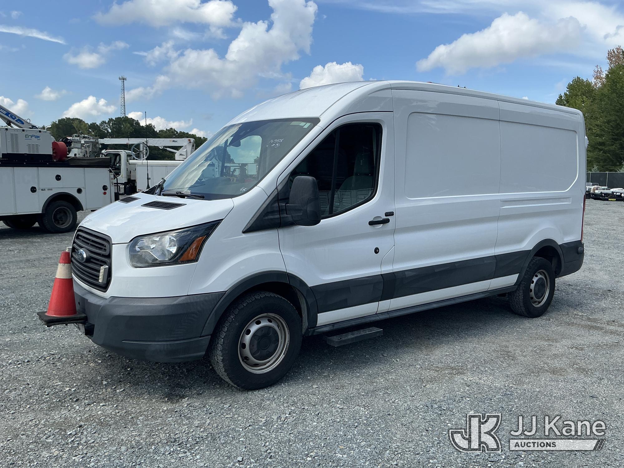 2018 Ford Transit 250 Van Med. Roof w/Sliding Pass. 148-in Cargo Van