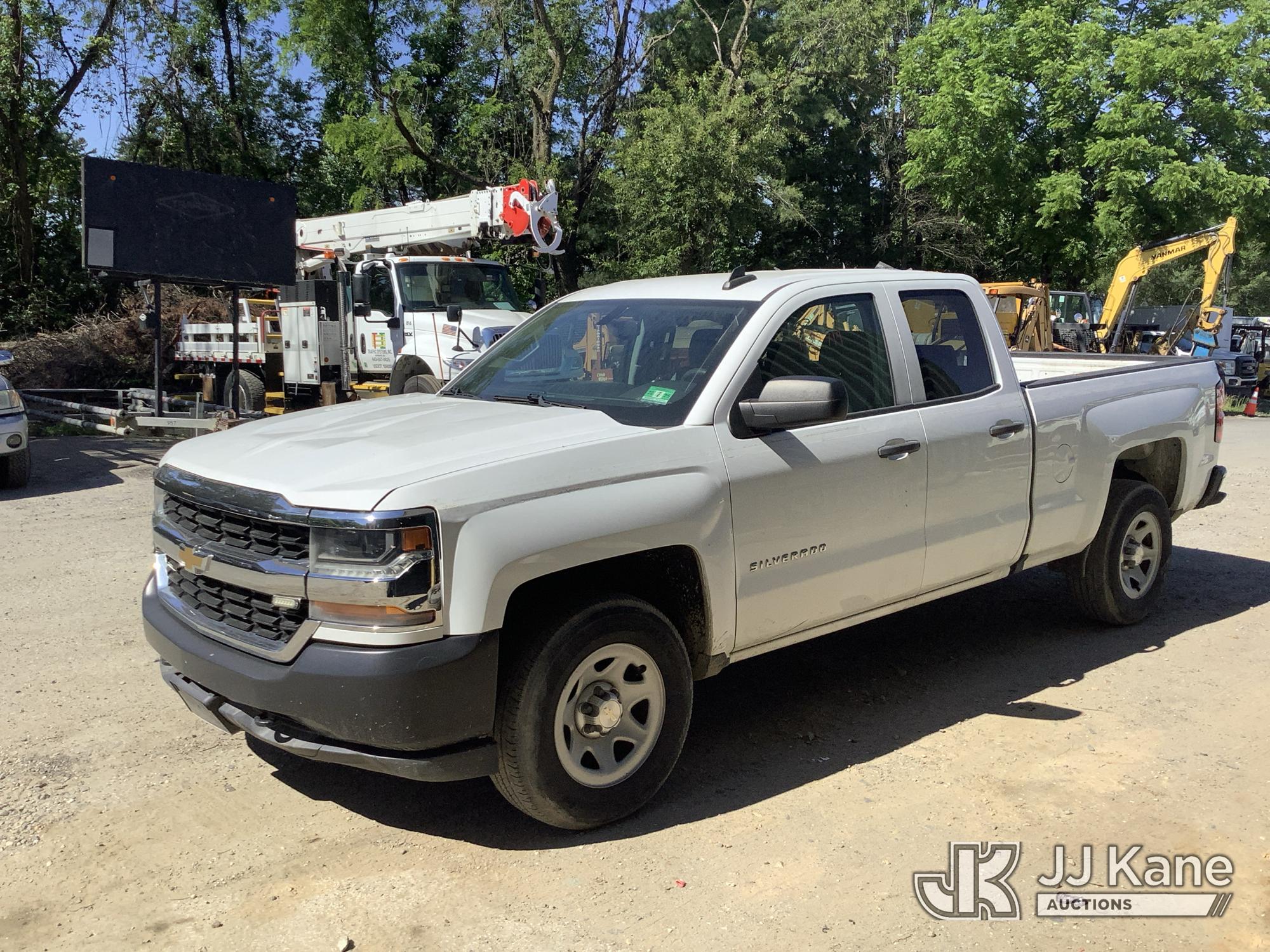 2017 Chevrolet Silverado 1500 4x4 Extended-Cab Pickup Truck