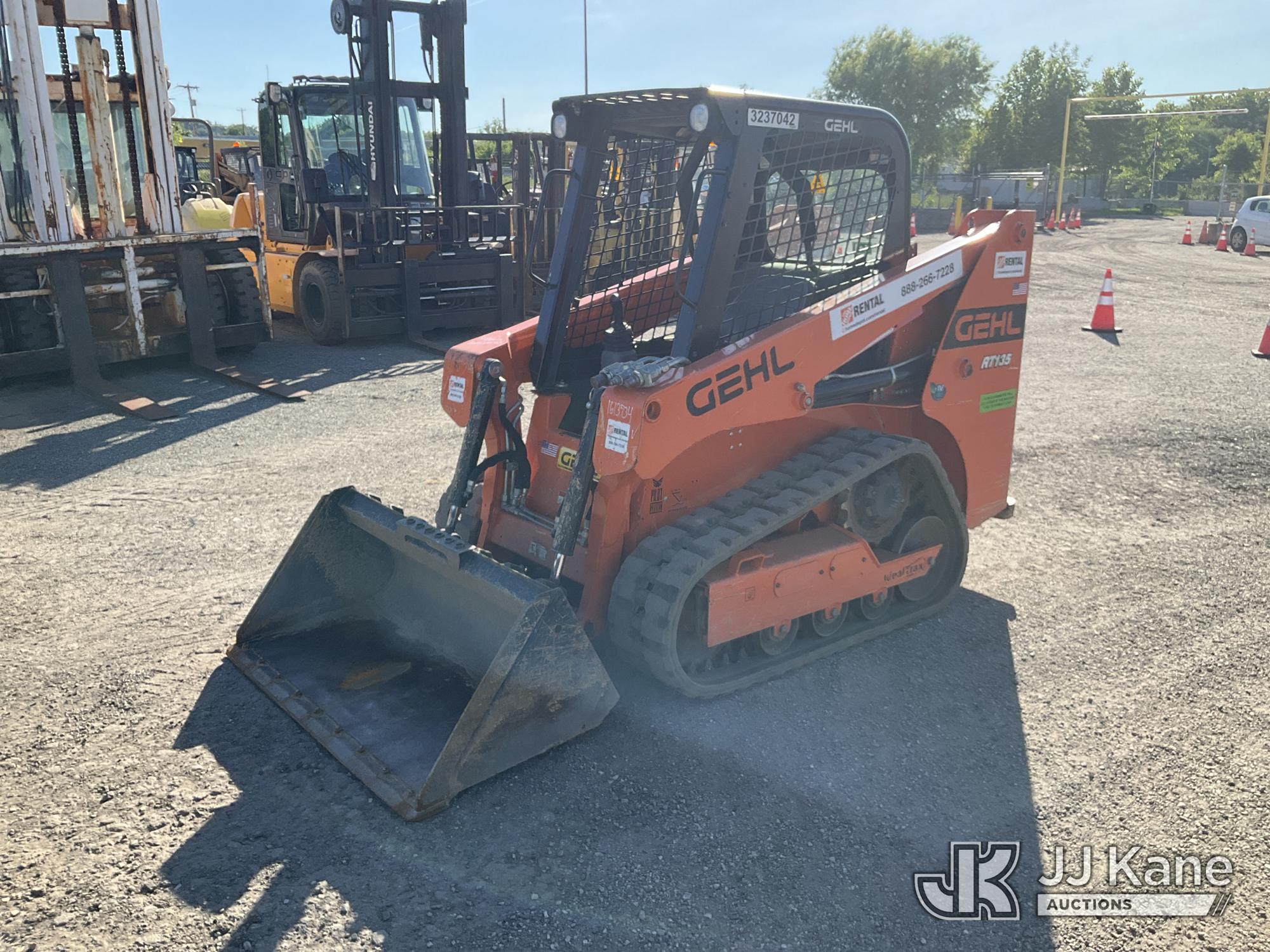 Photo of a 2022 Gehl RT135