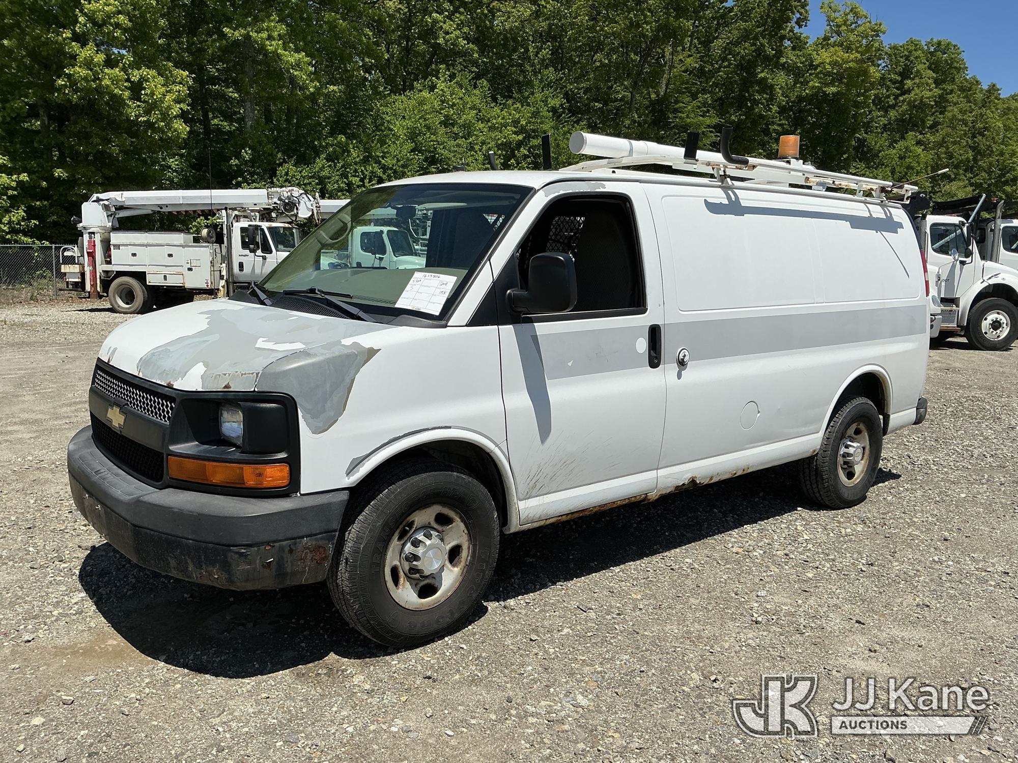 Photo of a 2011 Chevrolet G2500