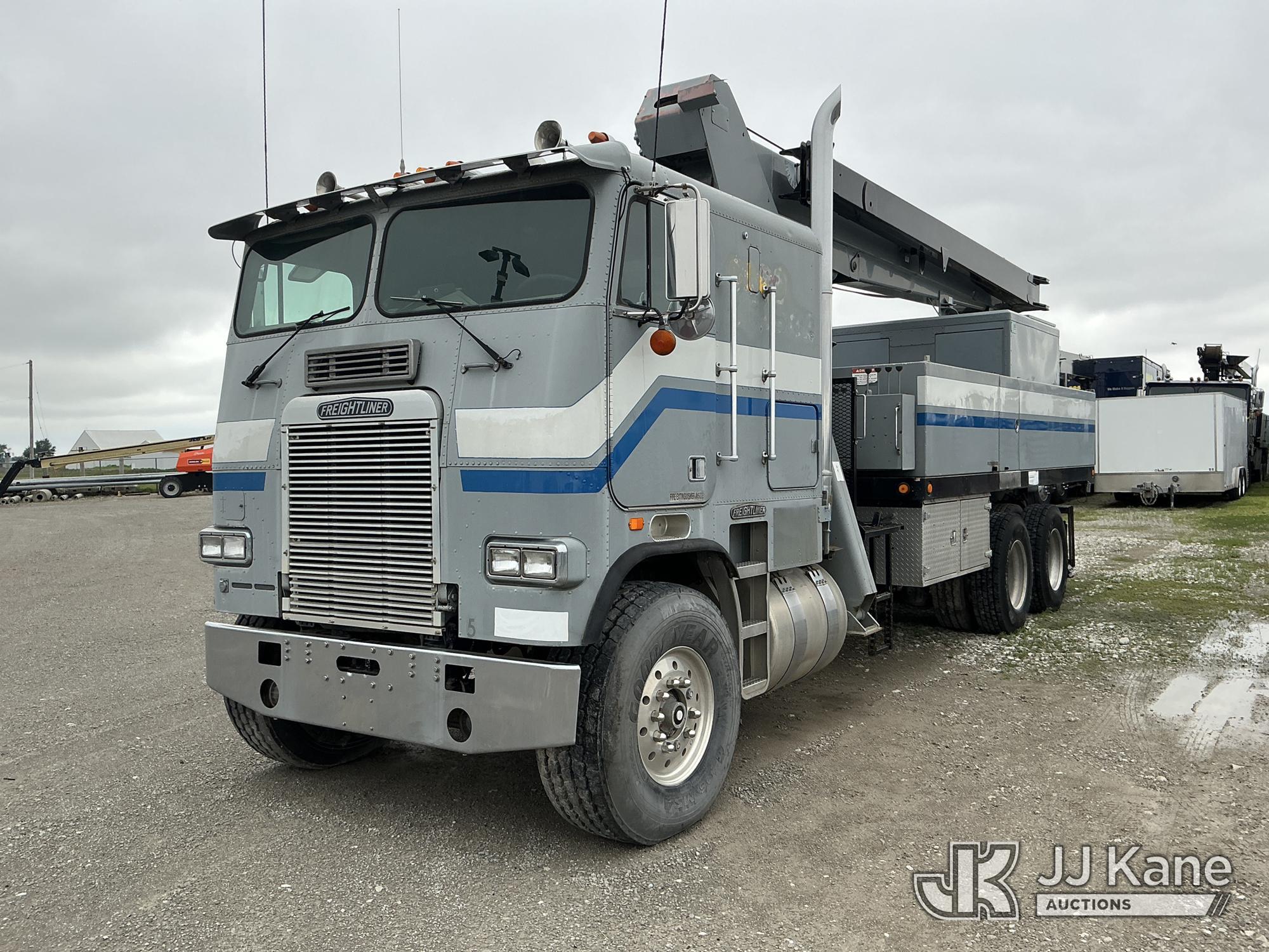 Photo of a 1982 Freightliner FLT
