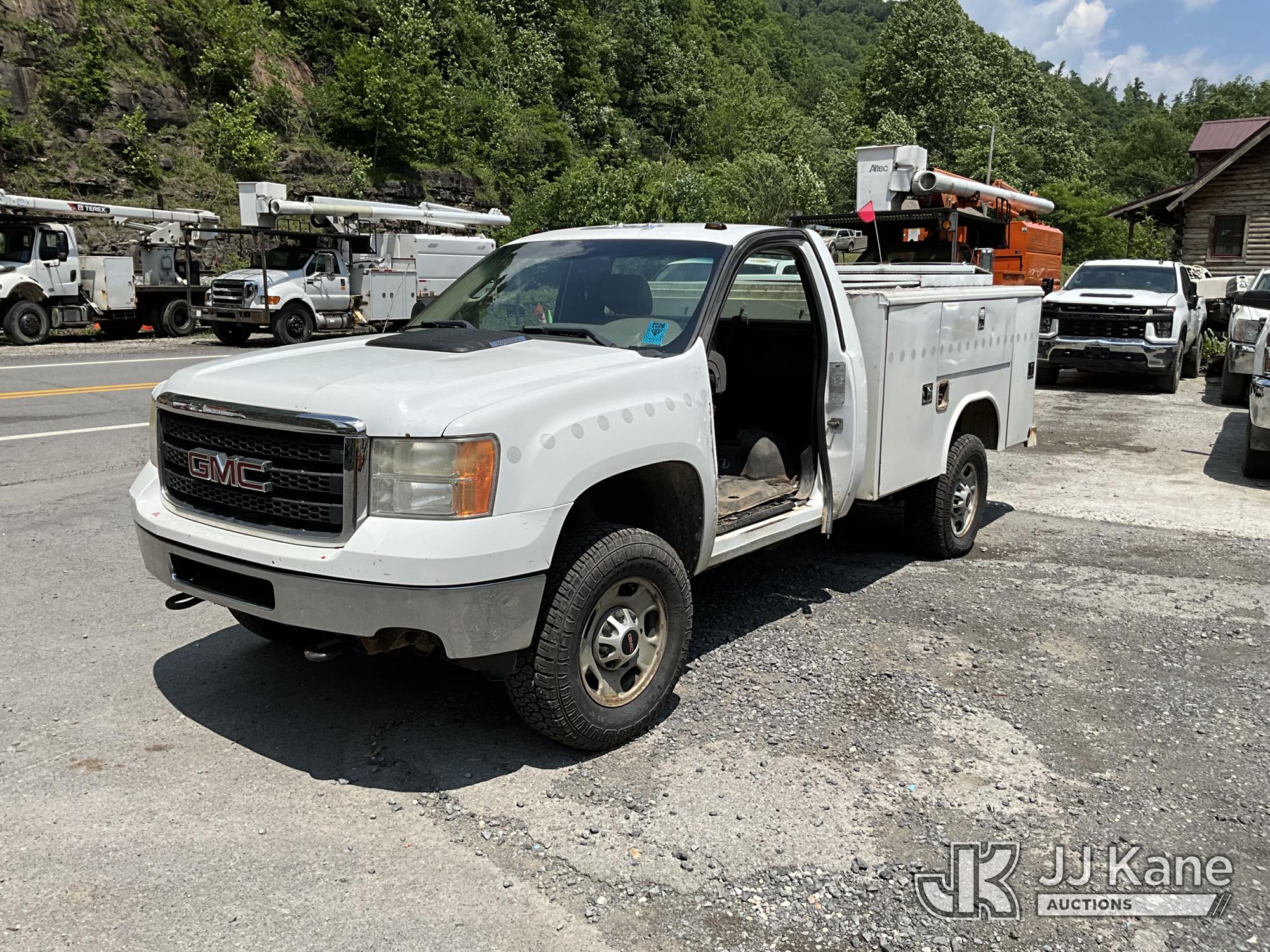Photo of a 2011 GMC Sierra 2500HD 4x4