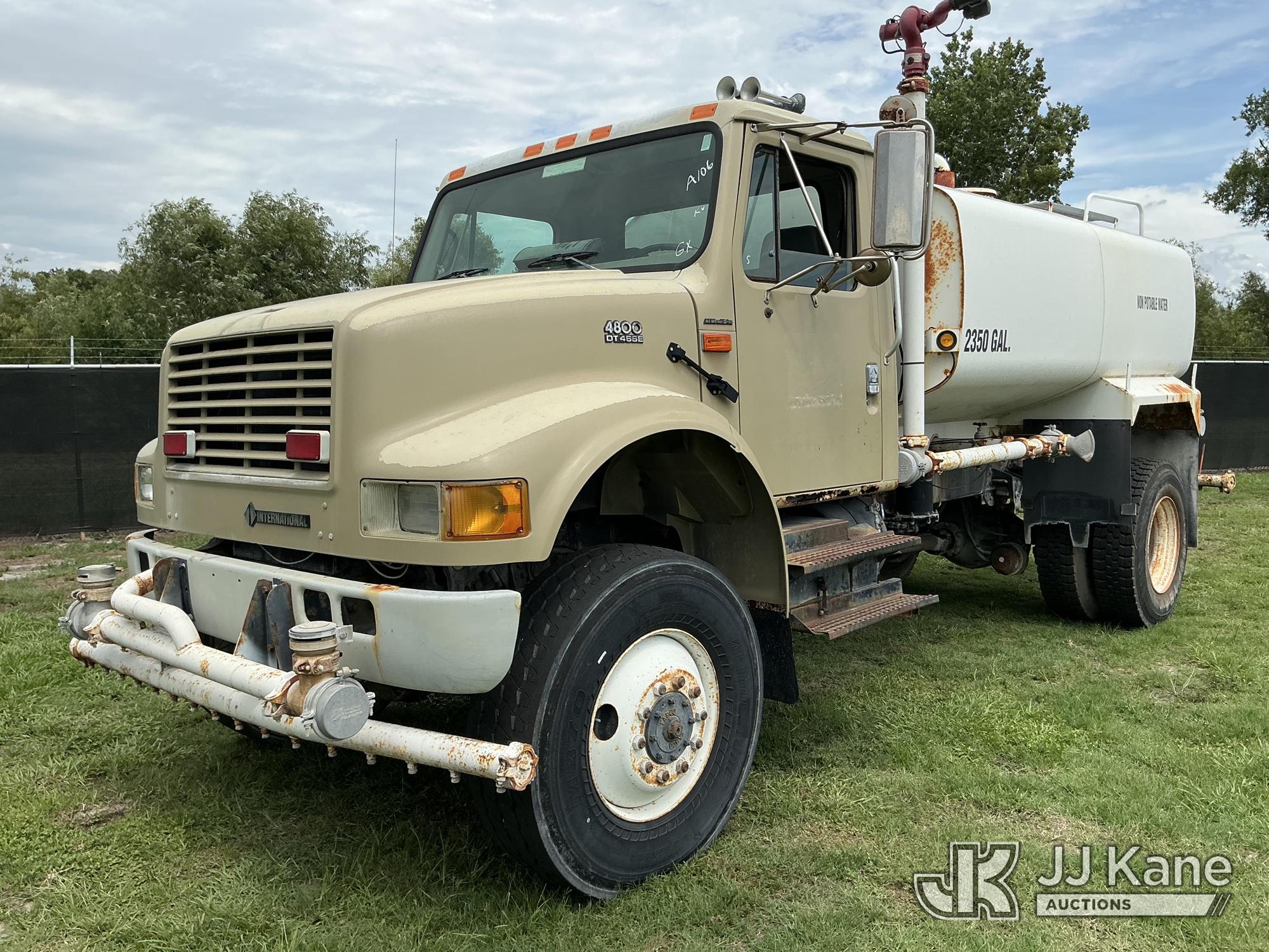 Photo of a 2001 International 4800 4x4