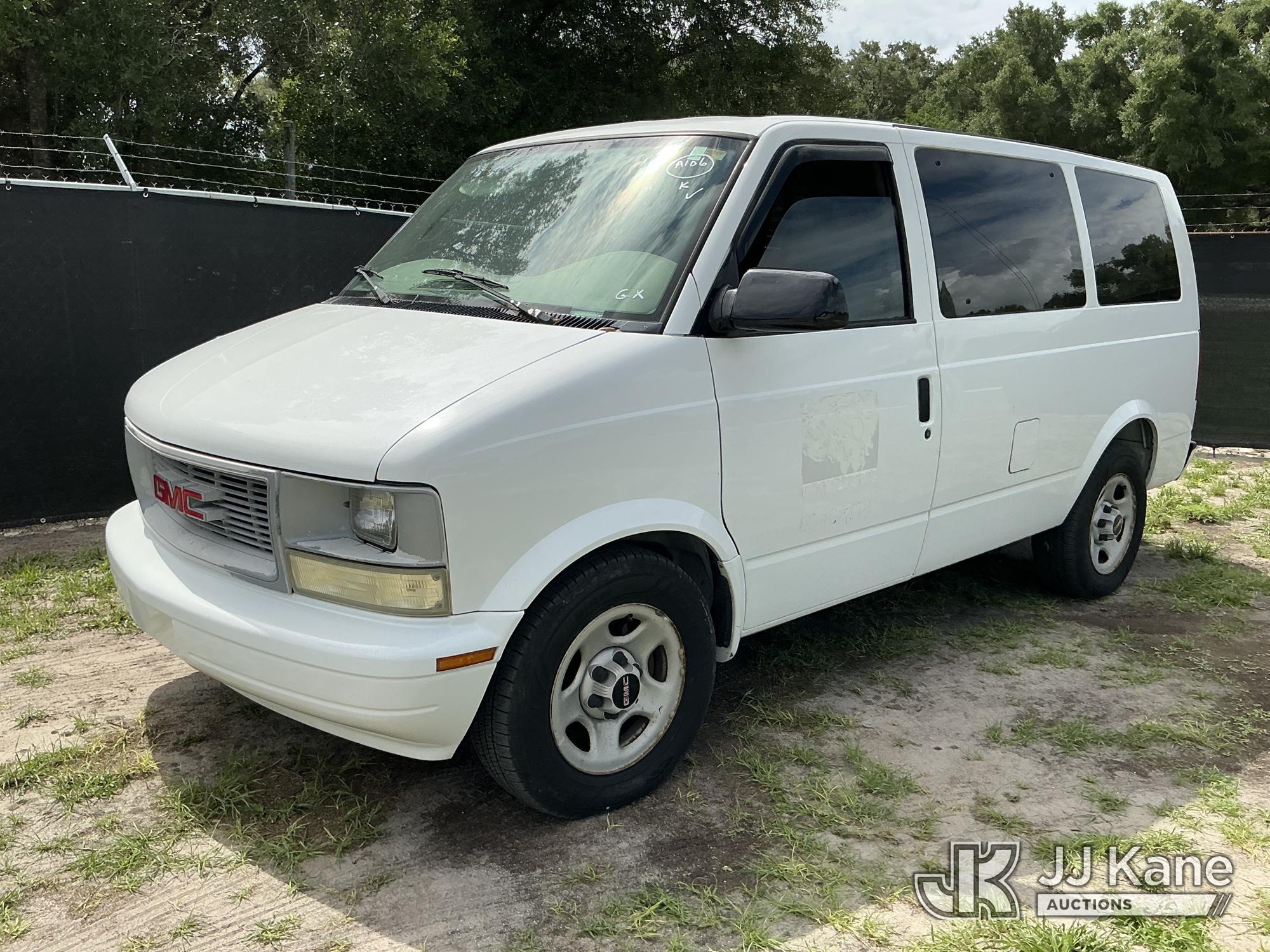 Photo of a 2004 GMC Safari