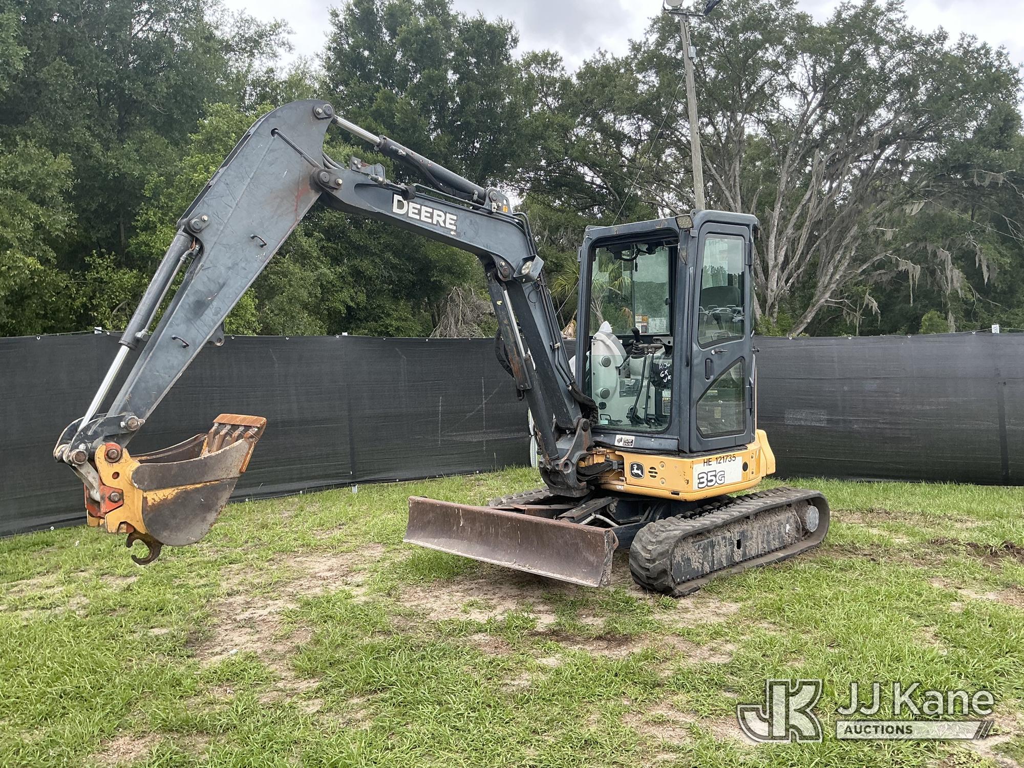 Photo of a 2014 John Deere 35G
