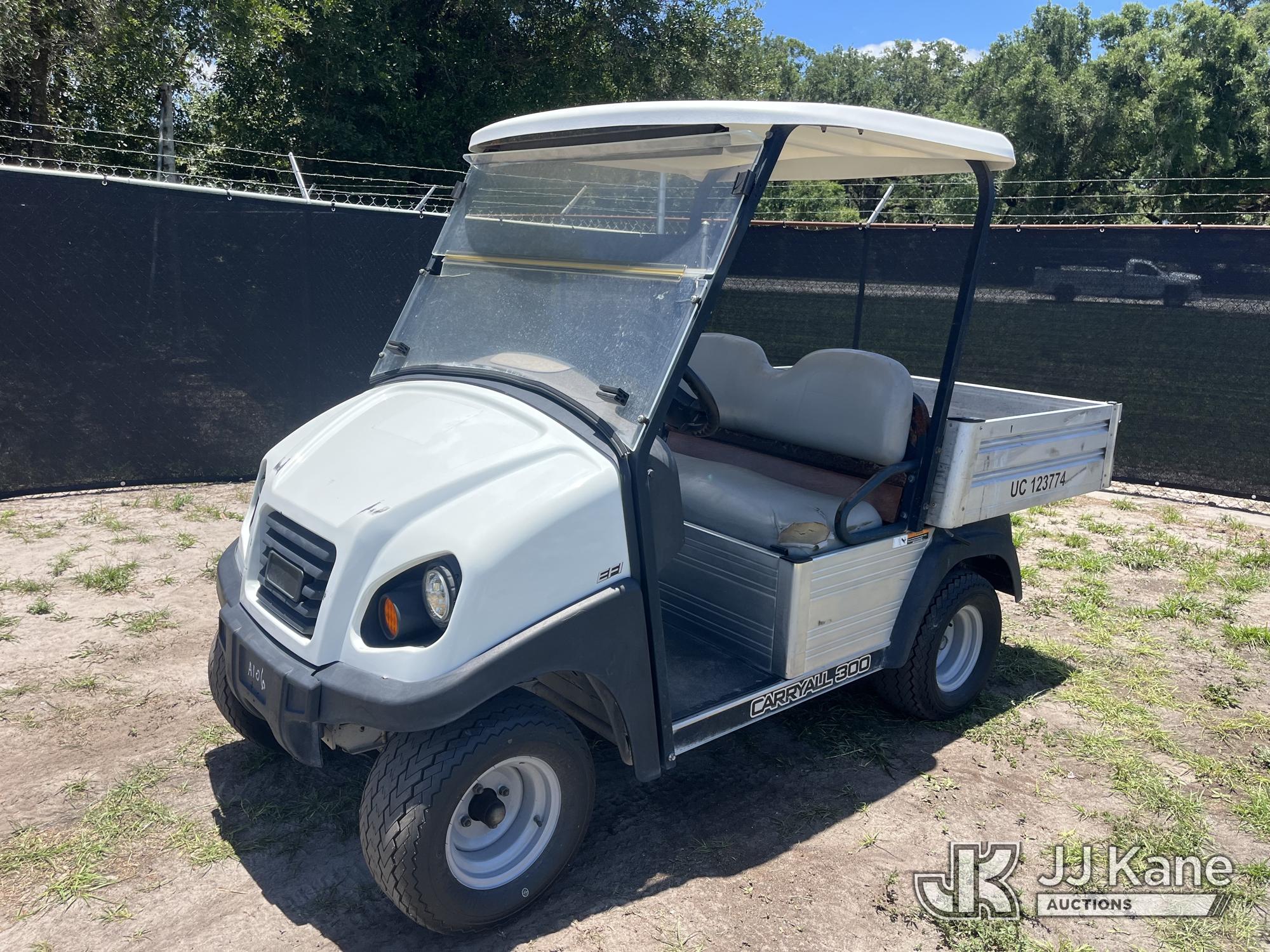 Photo of a 2016 Club Car Carryall 300