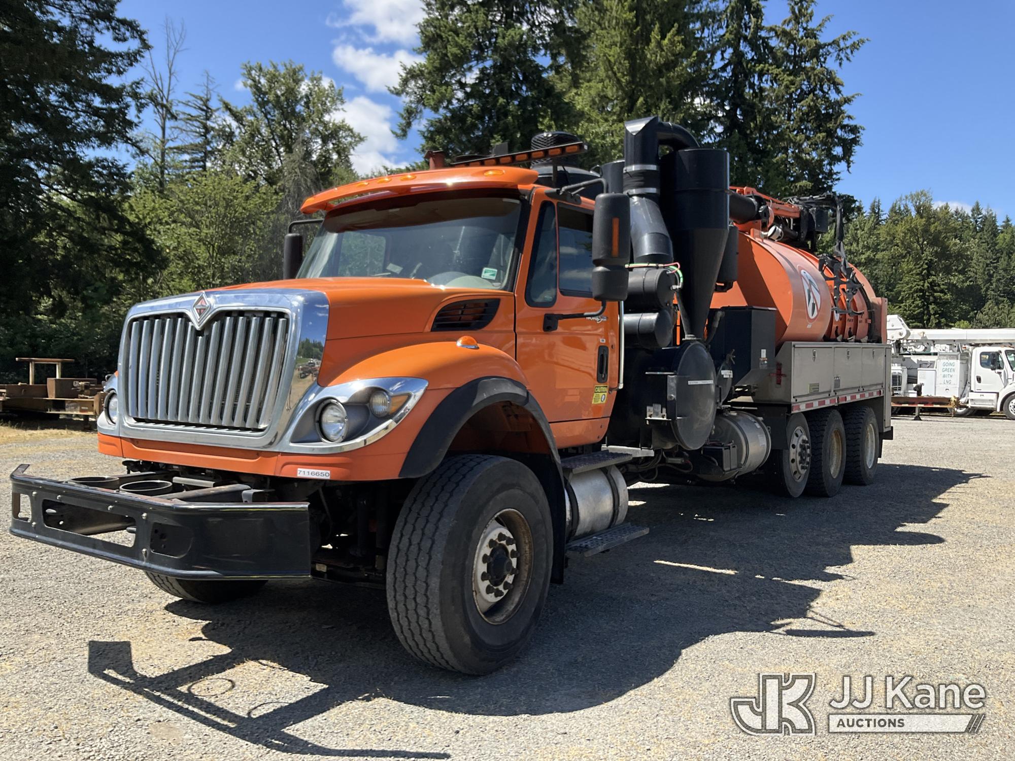 Photo of a 2008 International 7600