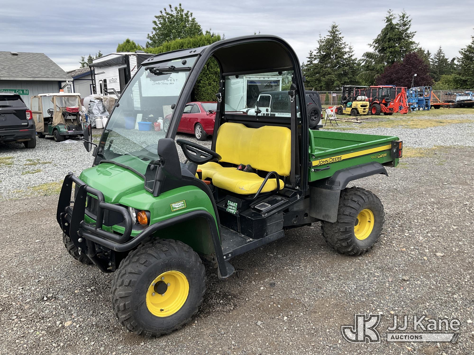 Photo of a 2015 John Deere Gator HPX 4x4