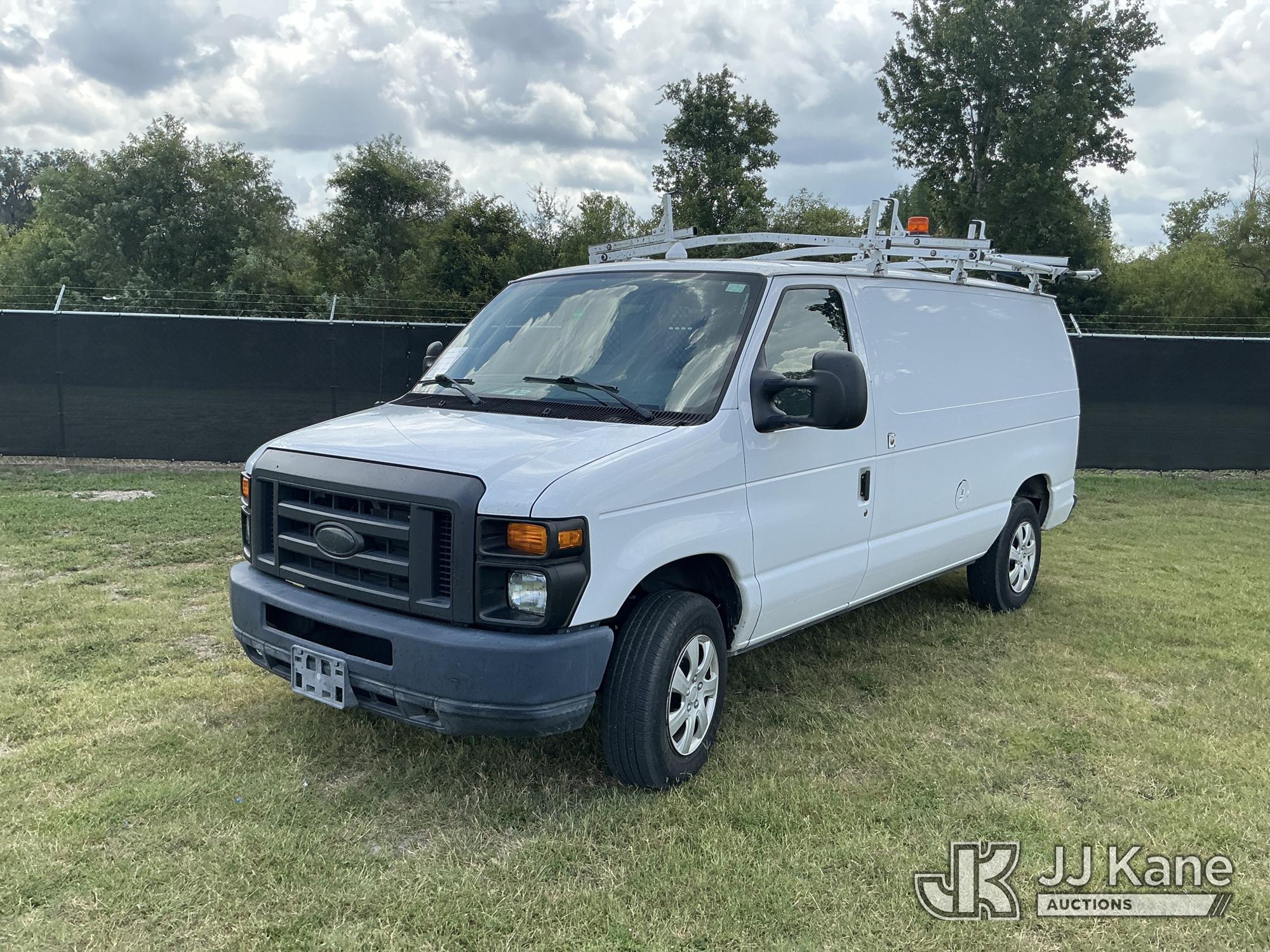 Photo of a 2014 Ford Econoline E-150