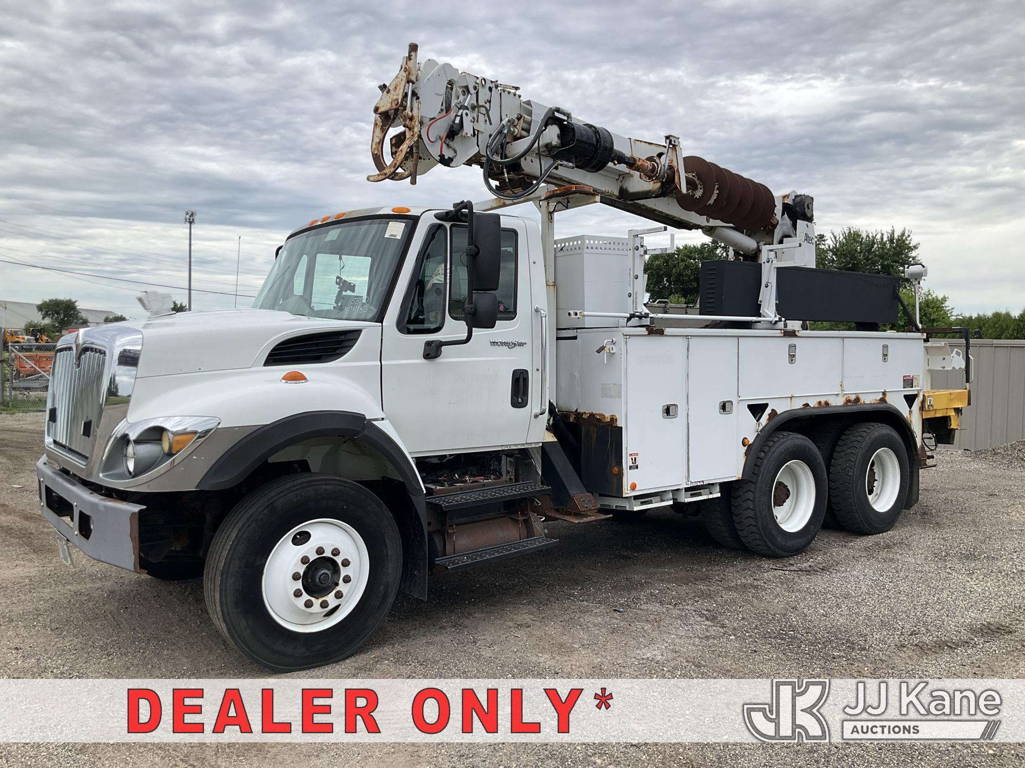 Photo of a 2013 International 7400