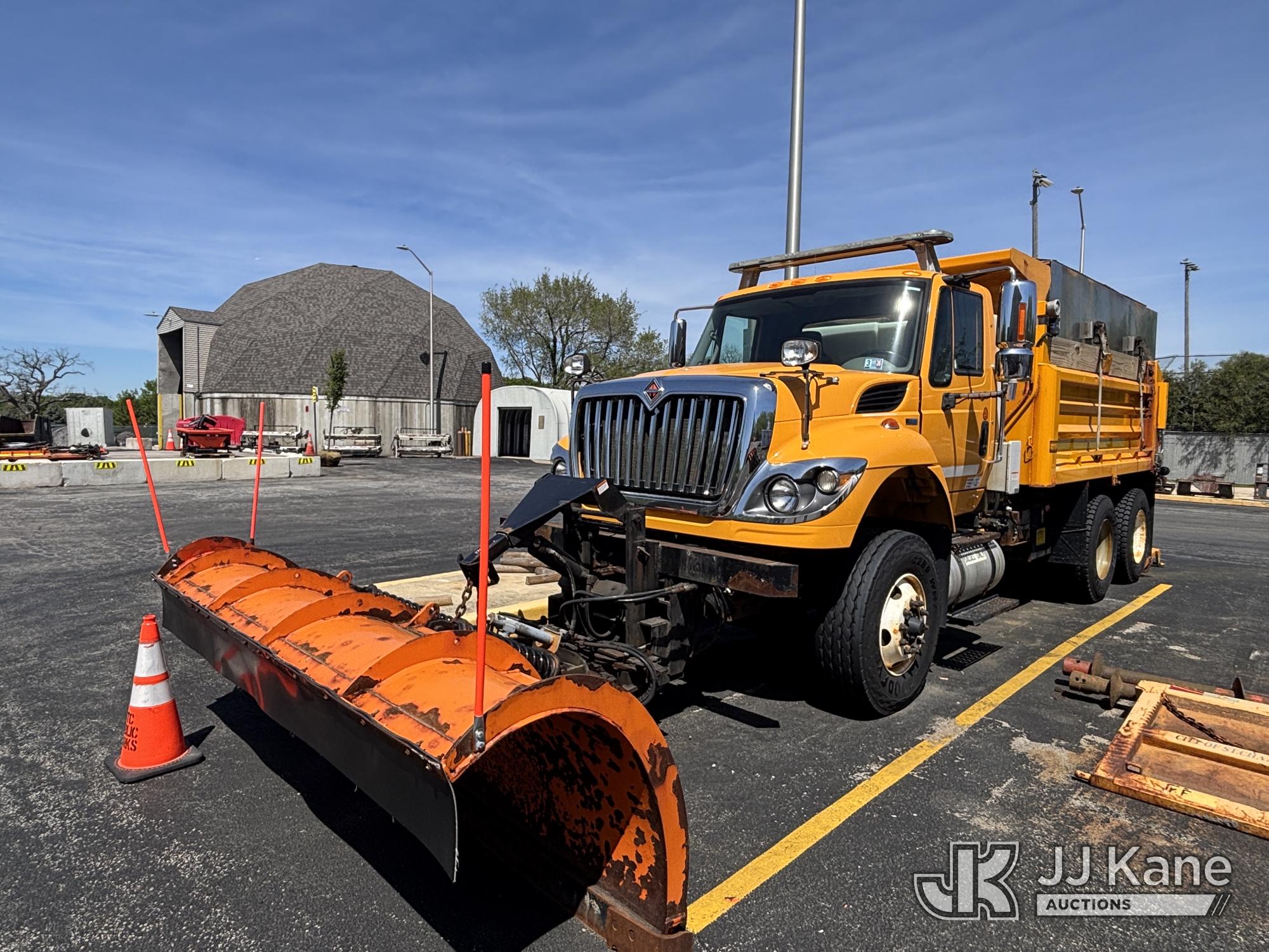 Photo of a 2011 International 7400