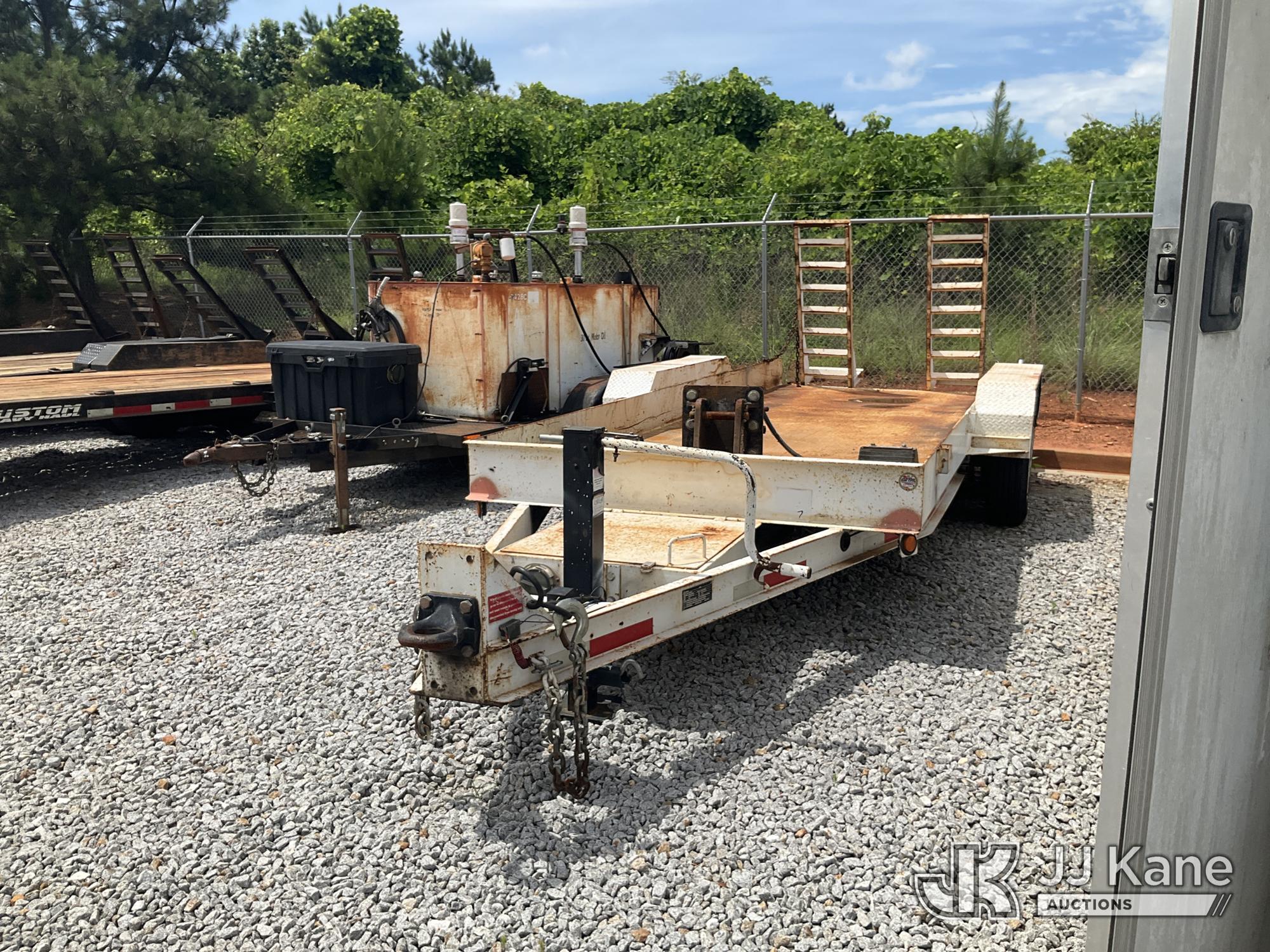 Photo of a 2015 Lucon 8T182EBW