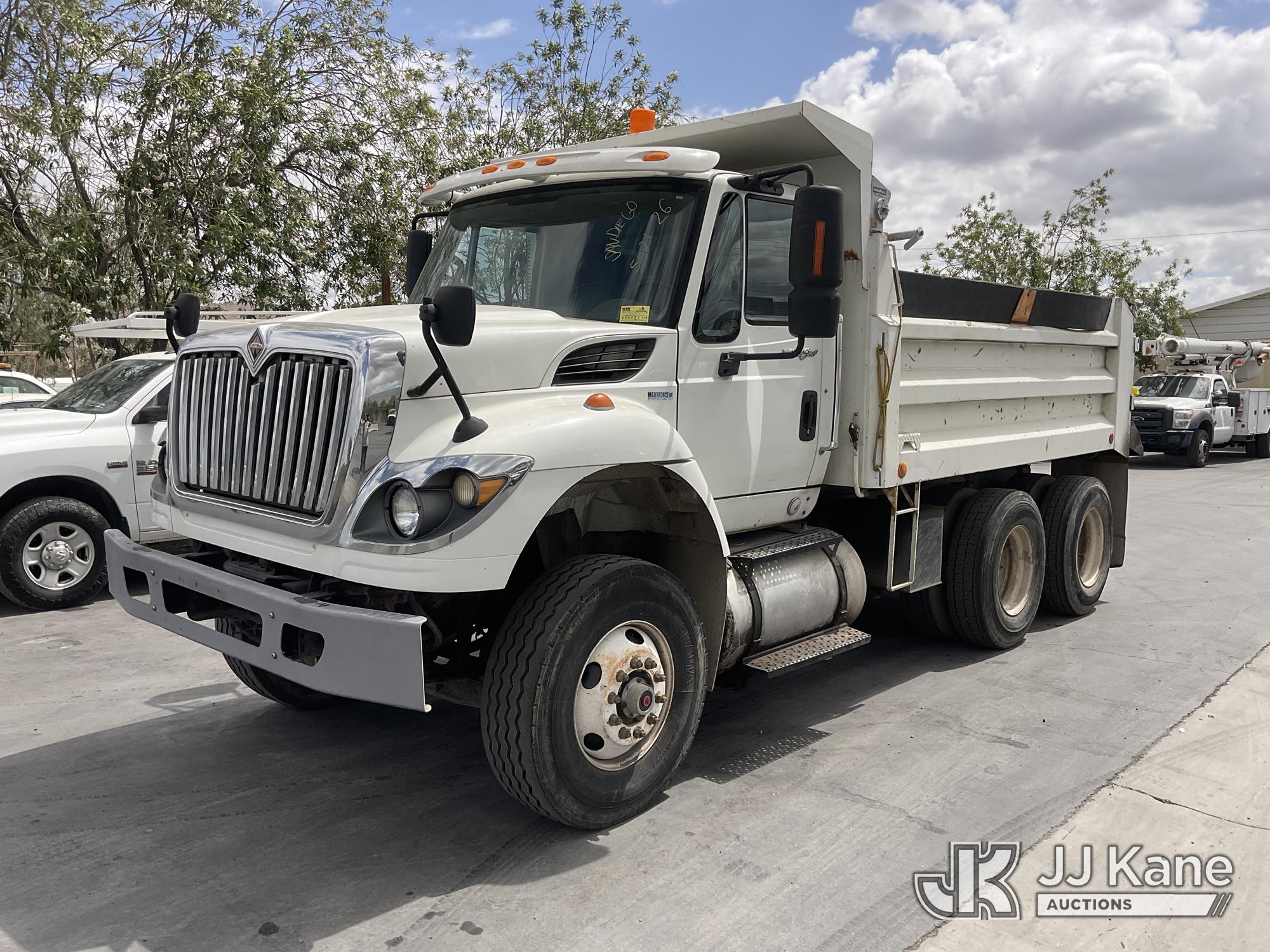 Photo of a 2011 International 7400