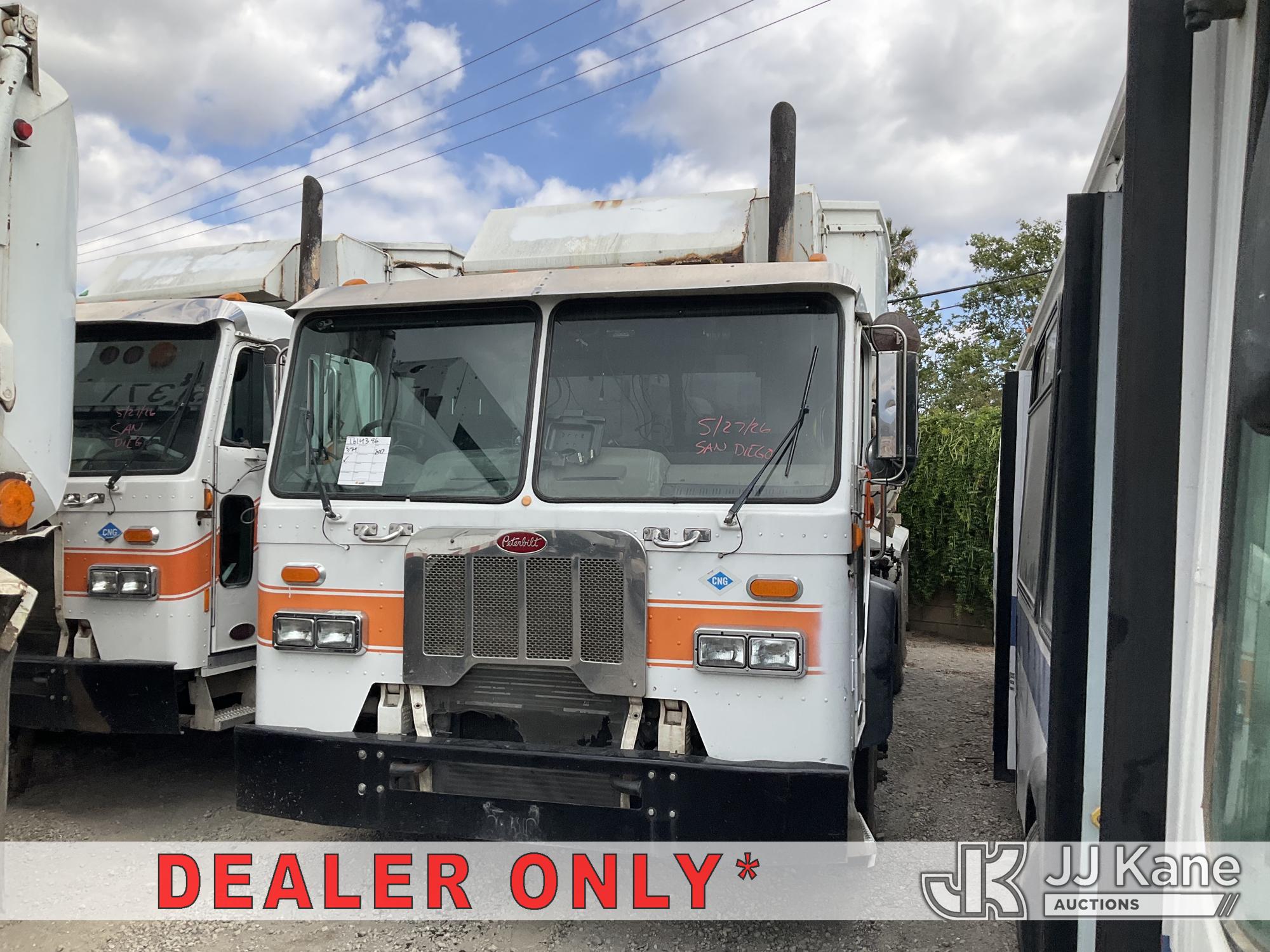 Photo of a 2017 Peterbilt COE 320