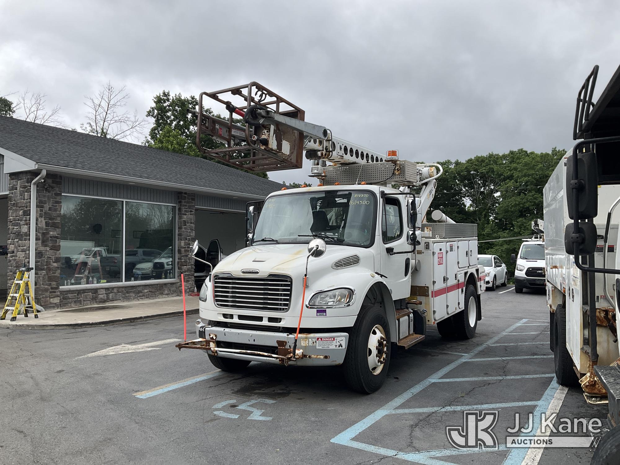Altec A-T40C, Telescopic Non-Insulated Cable Placing Bucket Truck center mounted on 2015 Freightliner M2 106 Utility Truck