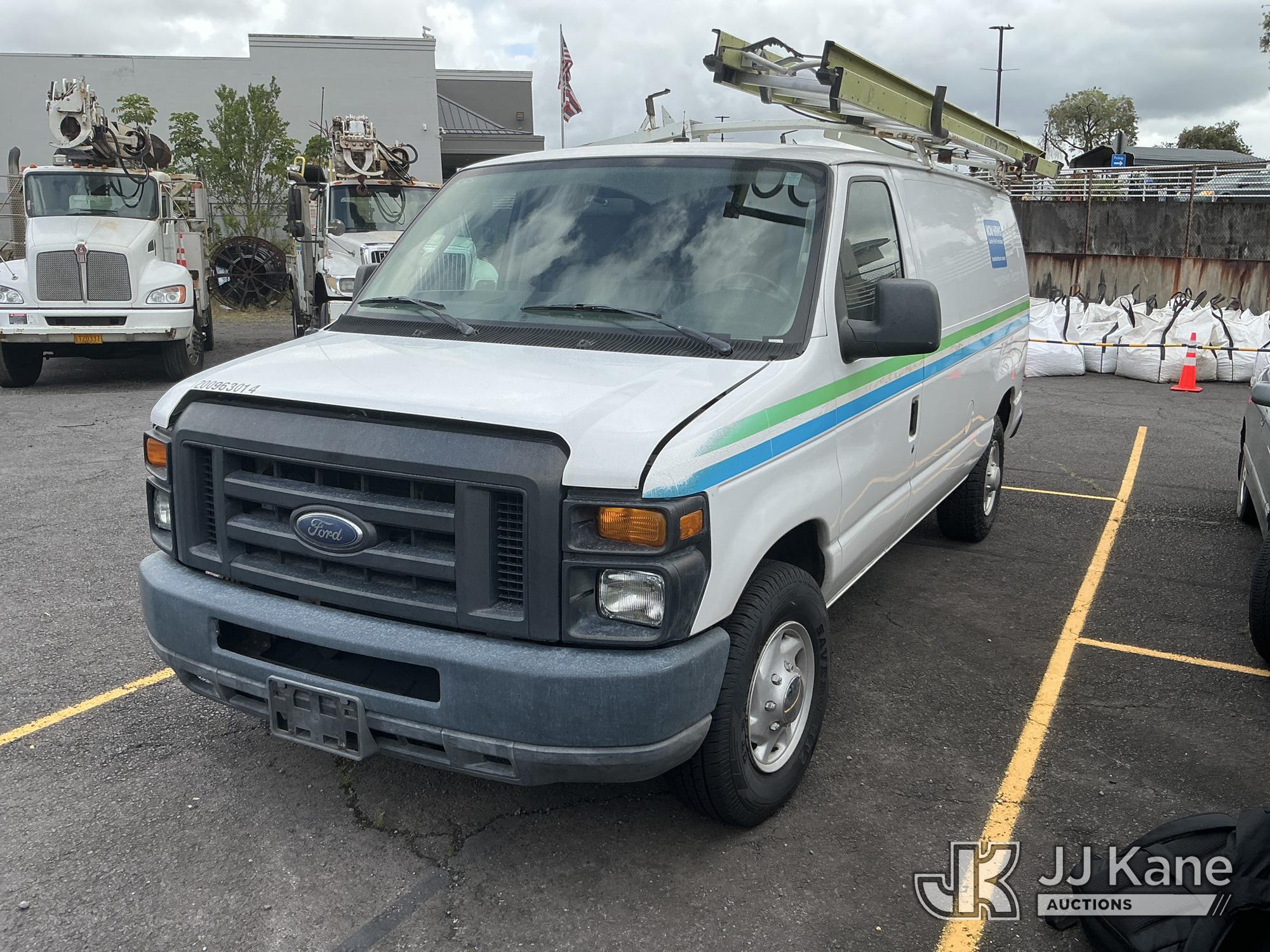 Photo of a 2009 Ford E250