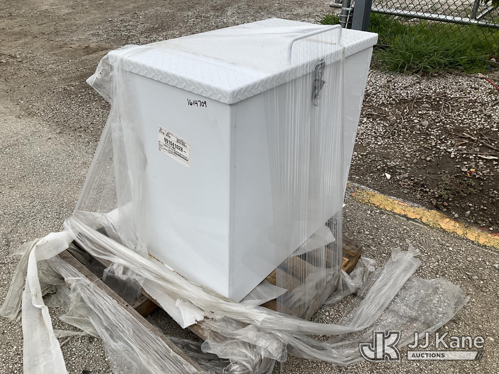 Above Deck Storage Box (Steel) 20IN x 34IN NOTE: This unit is being sold AS IS/WHERE IS via Timed Auction and is located in Kansas City