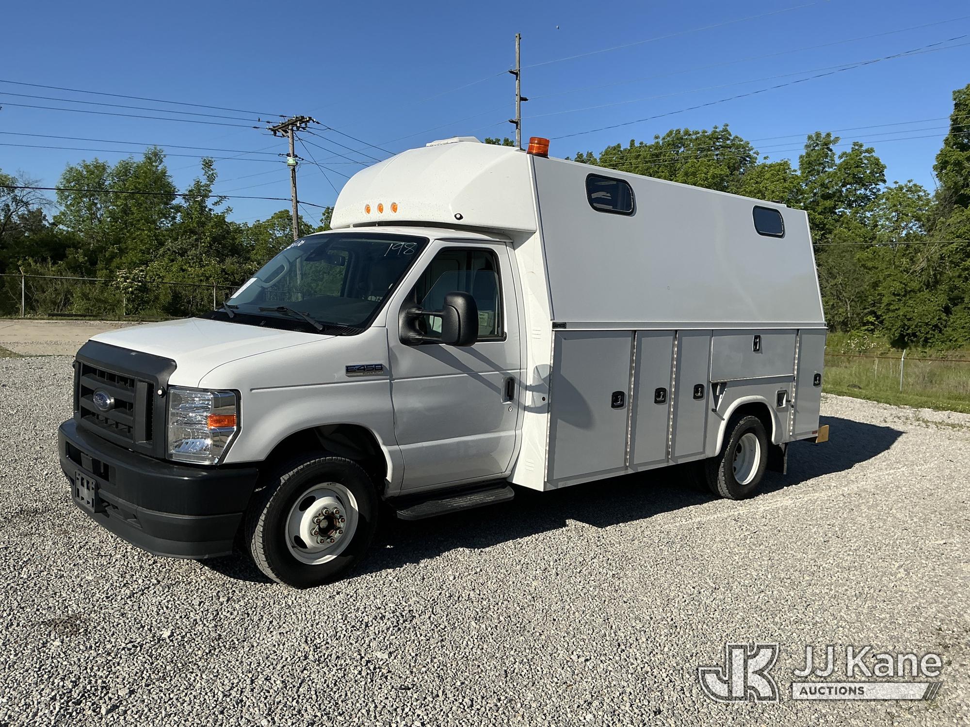 Photo of a 2021 Ford Econoline