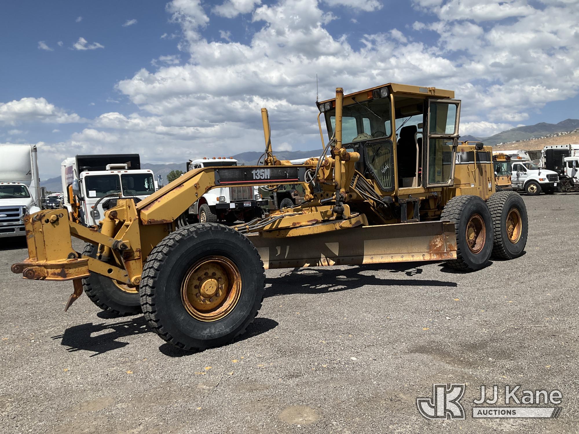 Photo of a 1998 Caterpillar 135H