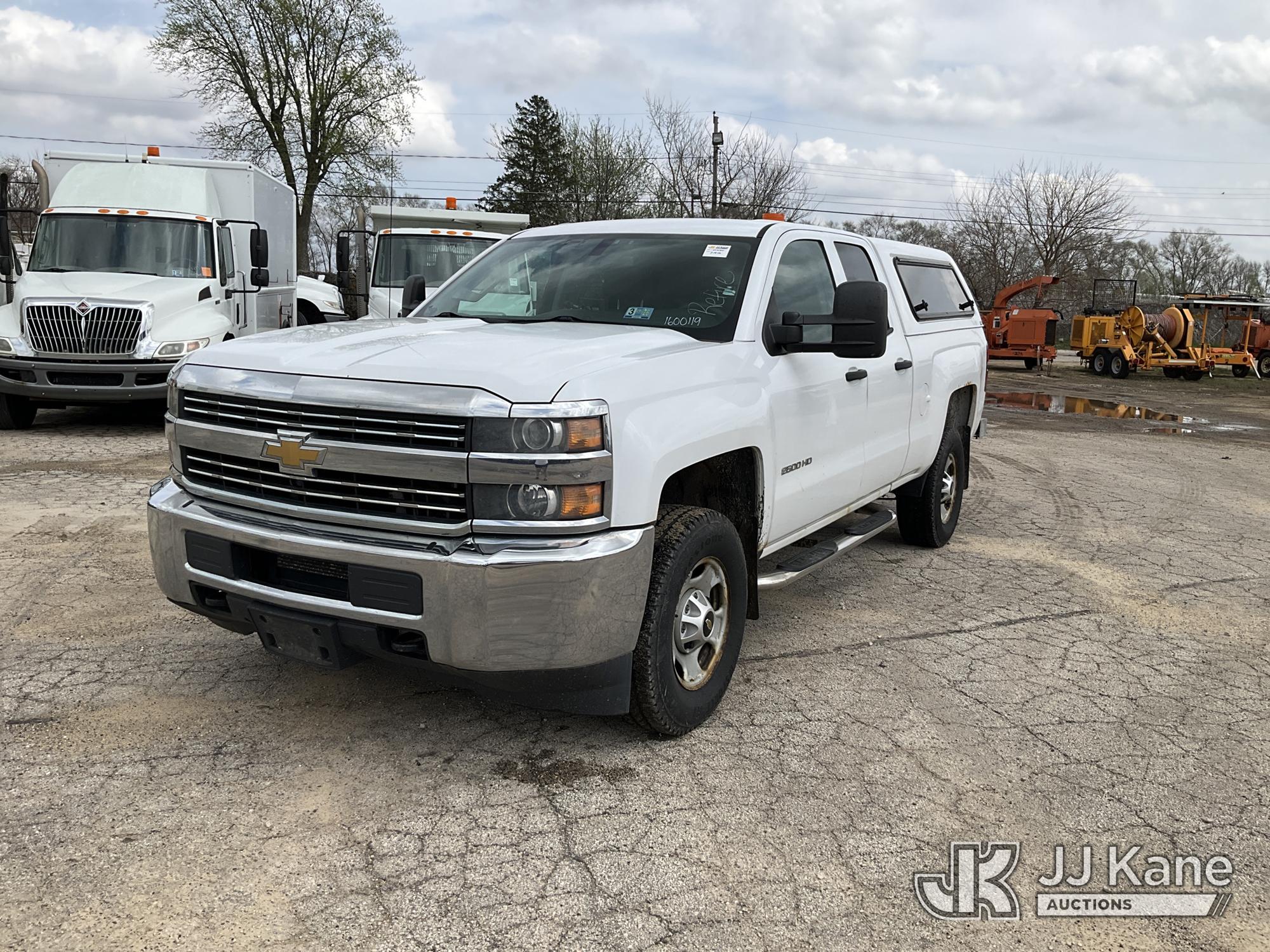 2015 Chevrolet Silverado 2500HD 4x4 Extended-Cab Pickup Truck