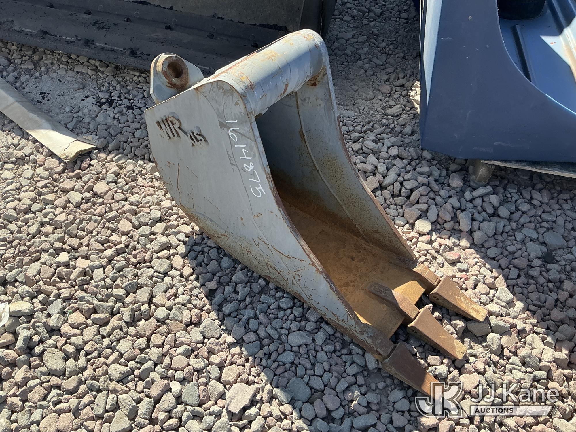 Backhoe Bucket (Used) NOTE: This unit is being sold AS IS/WHERE IS via Timed Auction and is located in Dixon