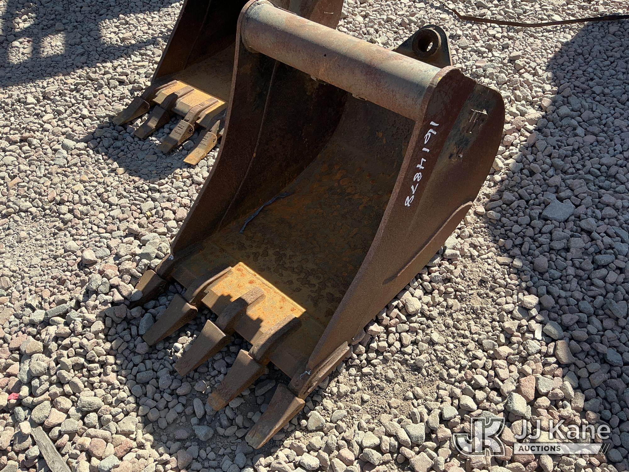 Backhoe Bucket (Used) NOTE: This unit is being sold AS IS/WHERE IS via Timed Auction and is located in Dixon