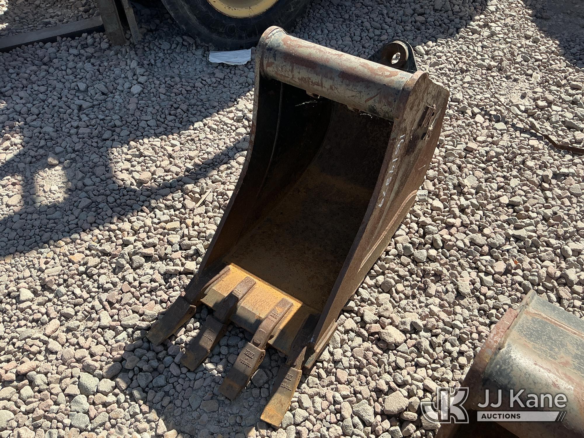 Backhoe Bucket (Used) NOTE: This unit is being sold AS IS/WHERE IS via Timed Auction and is located in Dixon