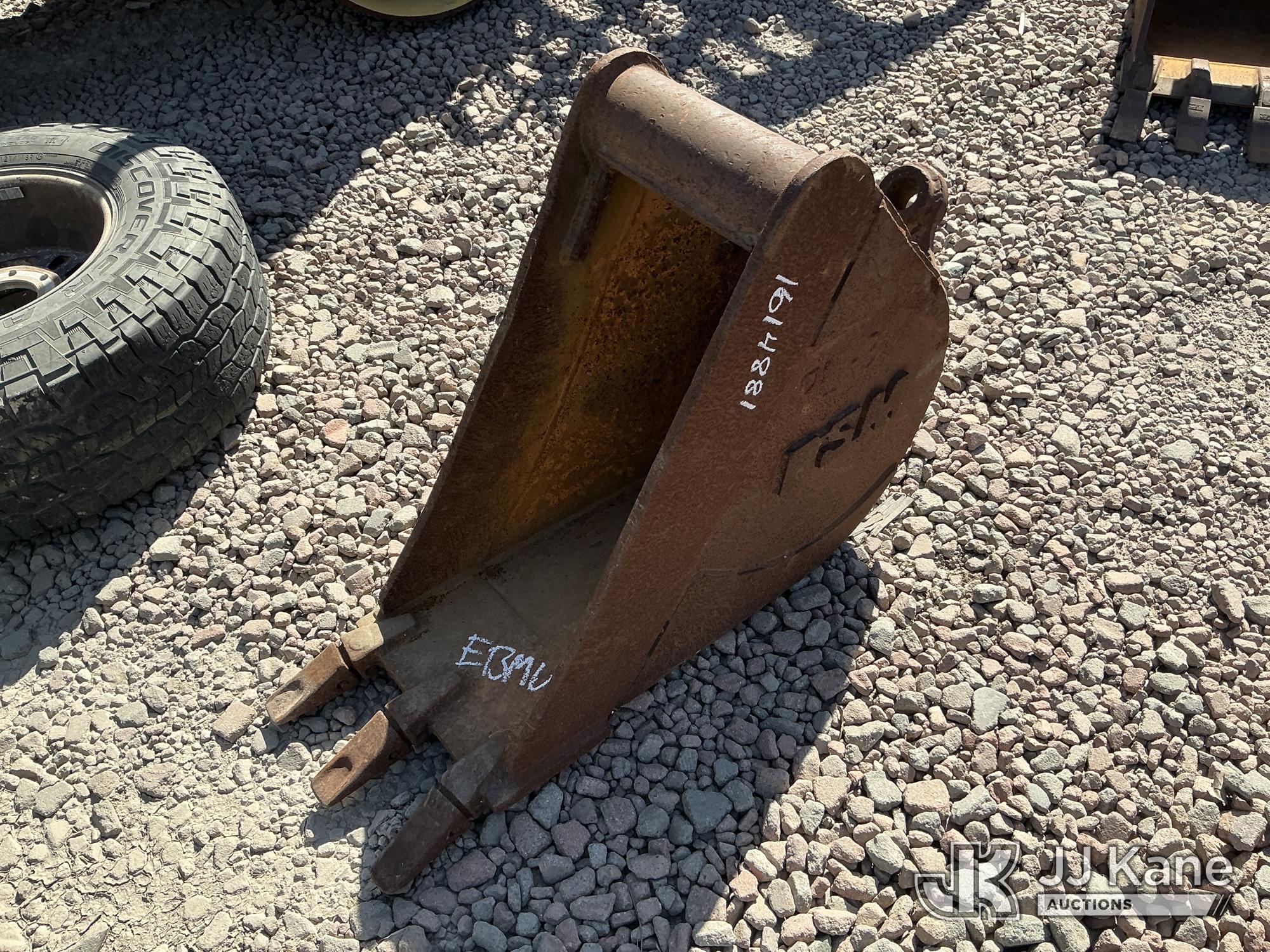 Backhoe Bucket (Used) NOTE: This unit is being sold AS IS/WHERE IS via Timed Auction and is located in Dixon