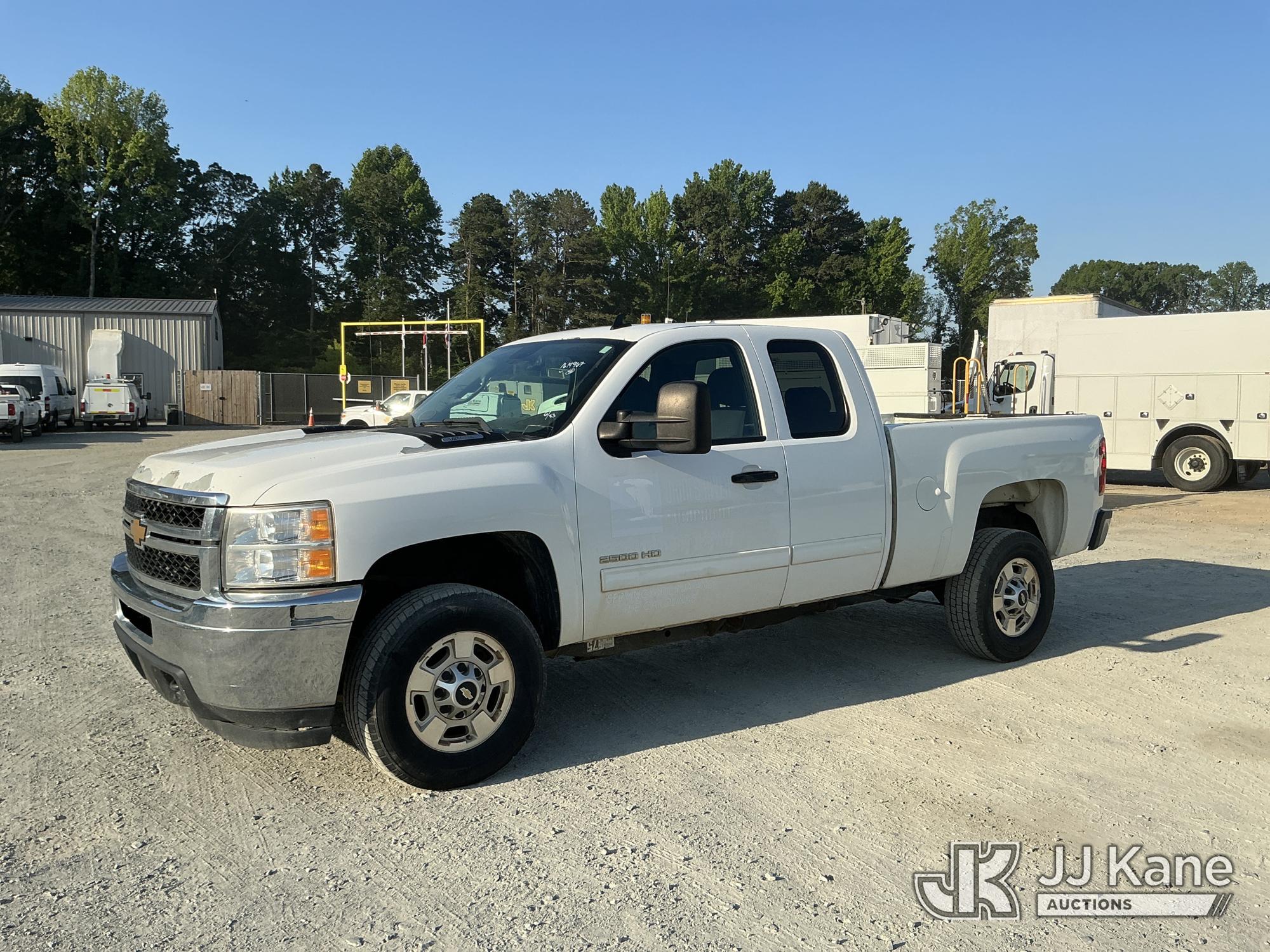 2013 Chevrolet Silverado 2500HD 4X4 Extended-Cab Pickup Truck