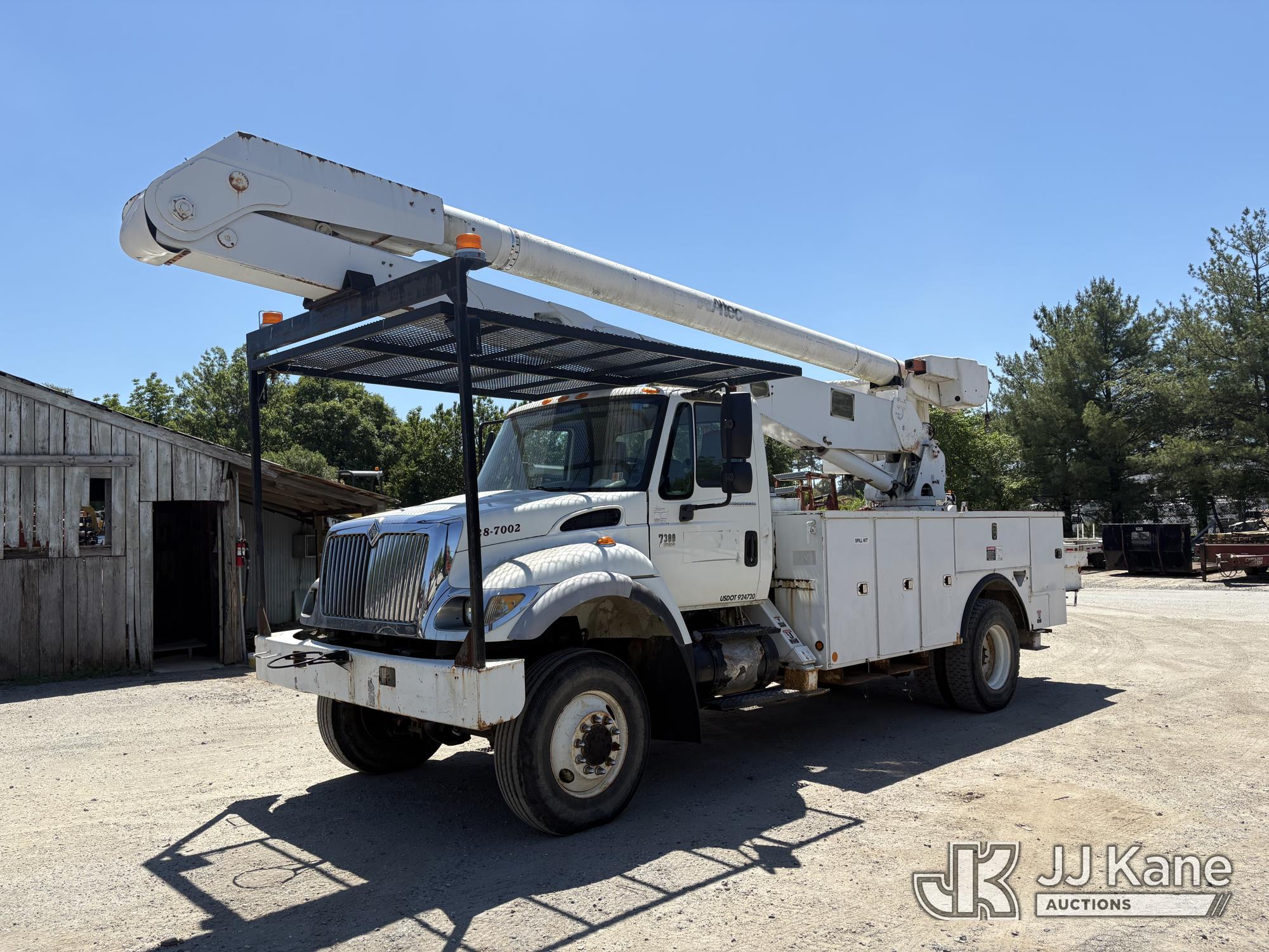 Photo of a 2007 International 7300 4x4