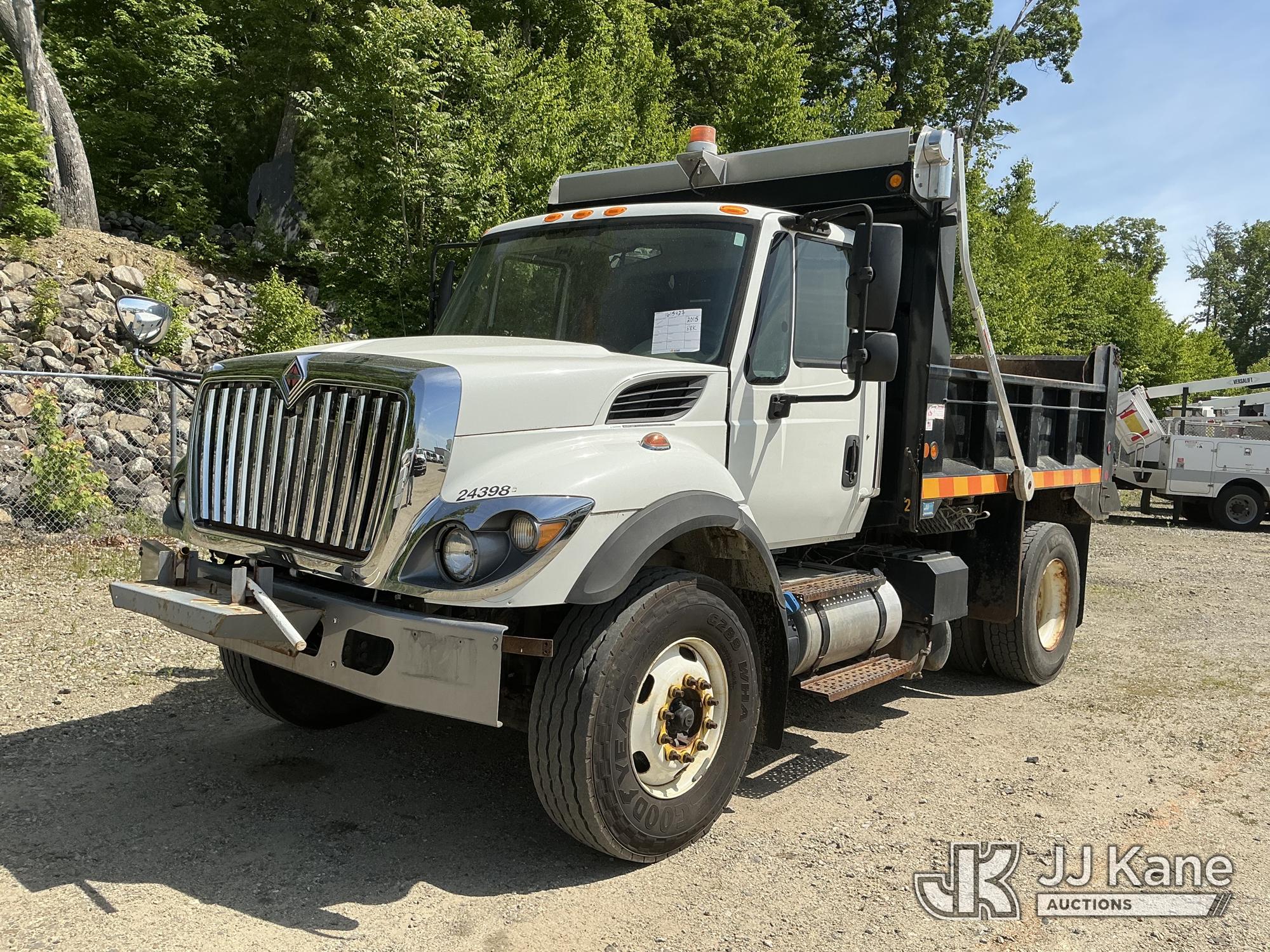 Photo of a 2016 International 7400