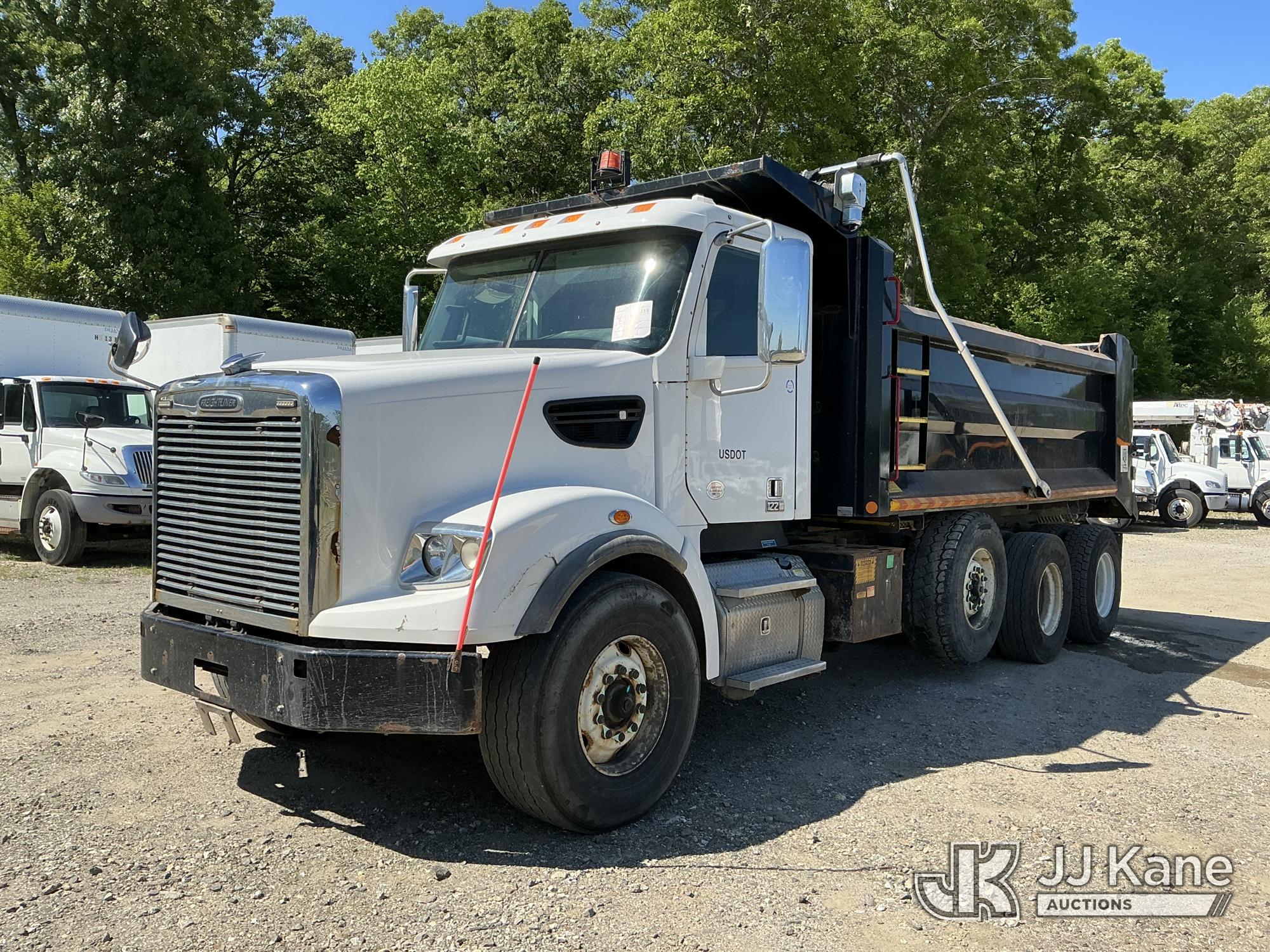 Photo of a 2018 Freightliner 122SD