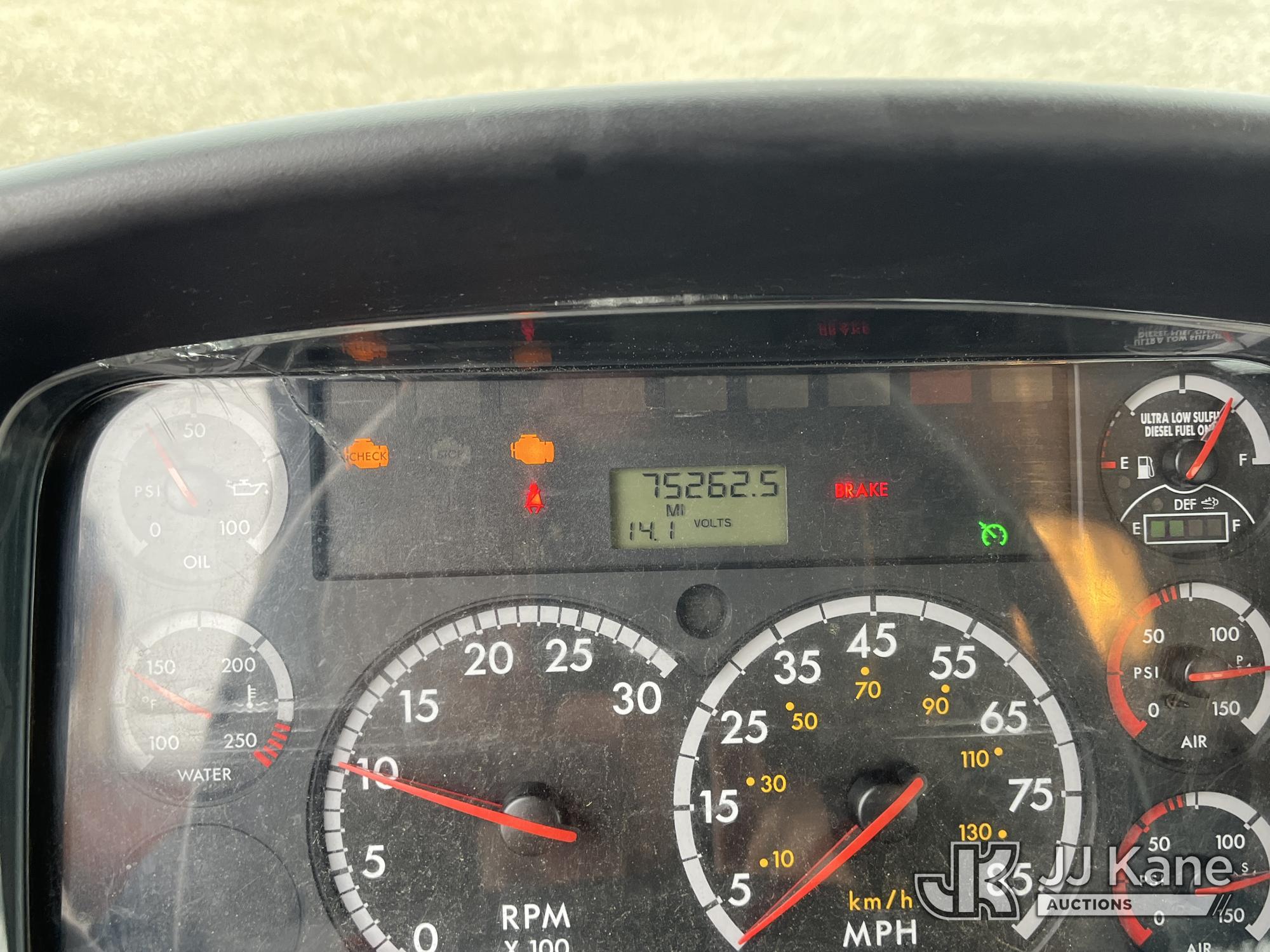 2014 Freightliner M2 106