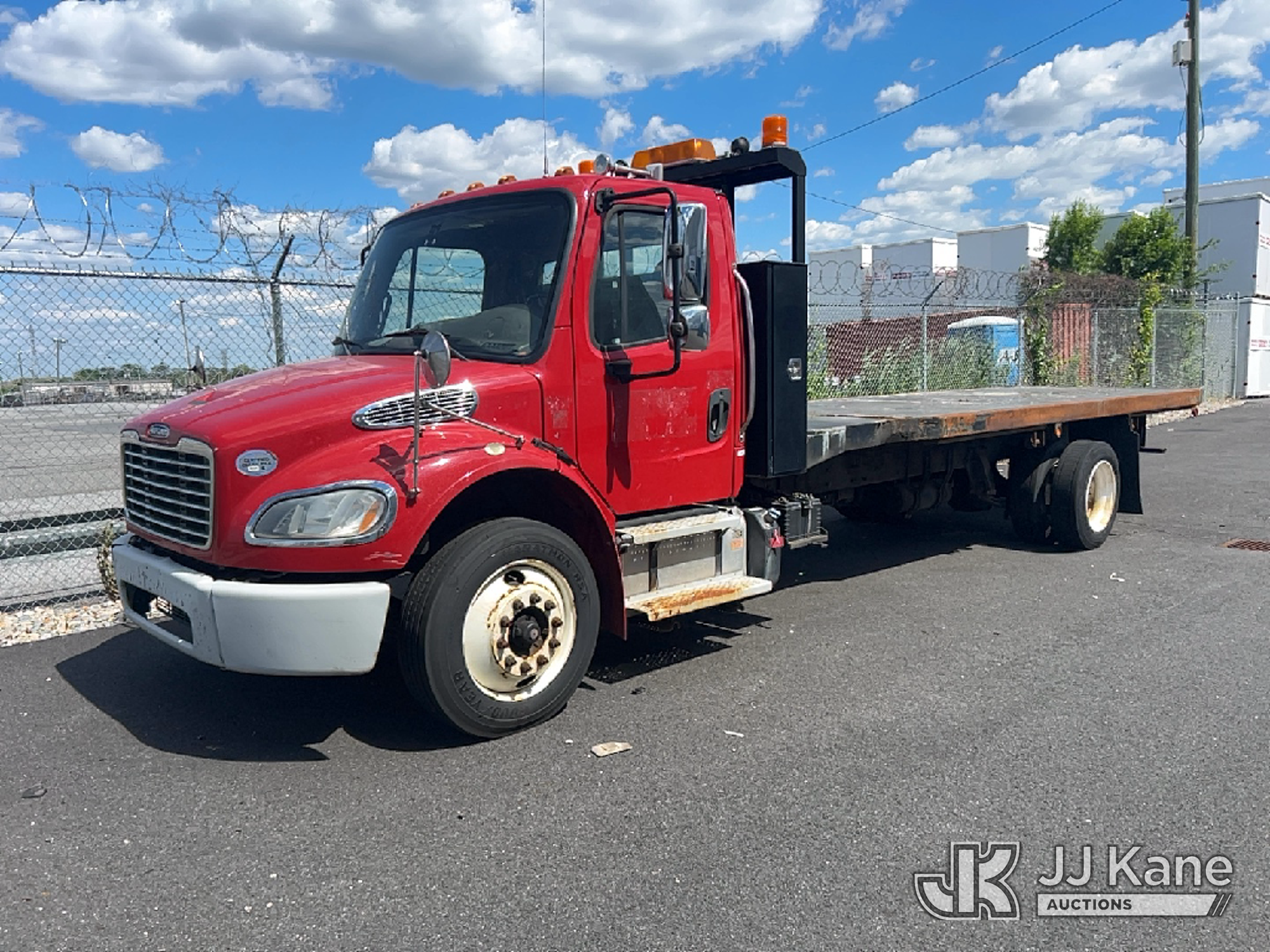 Photo of a 2016 Freightliner M2 106