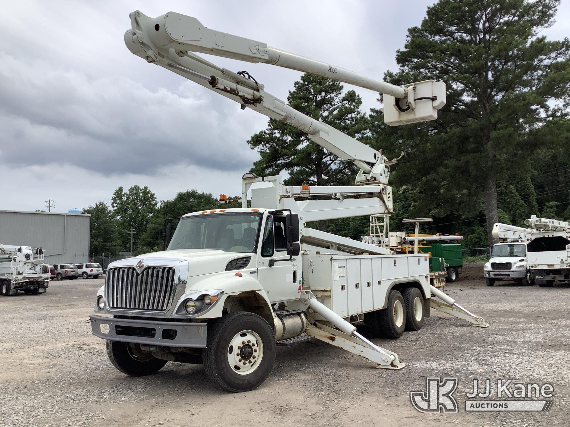 Photo of a 2011 International 7400